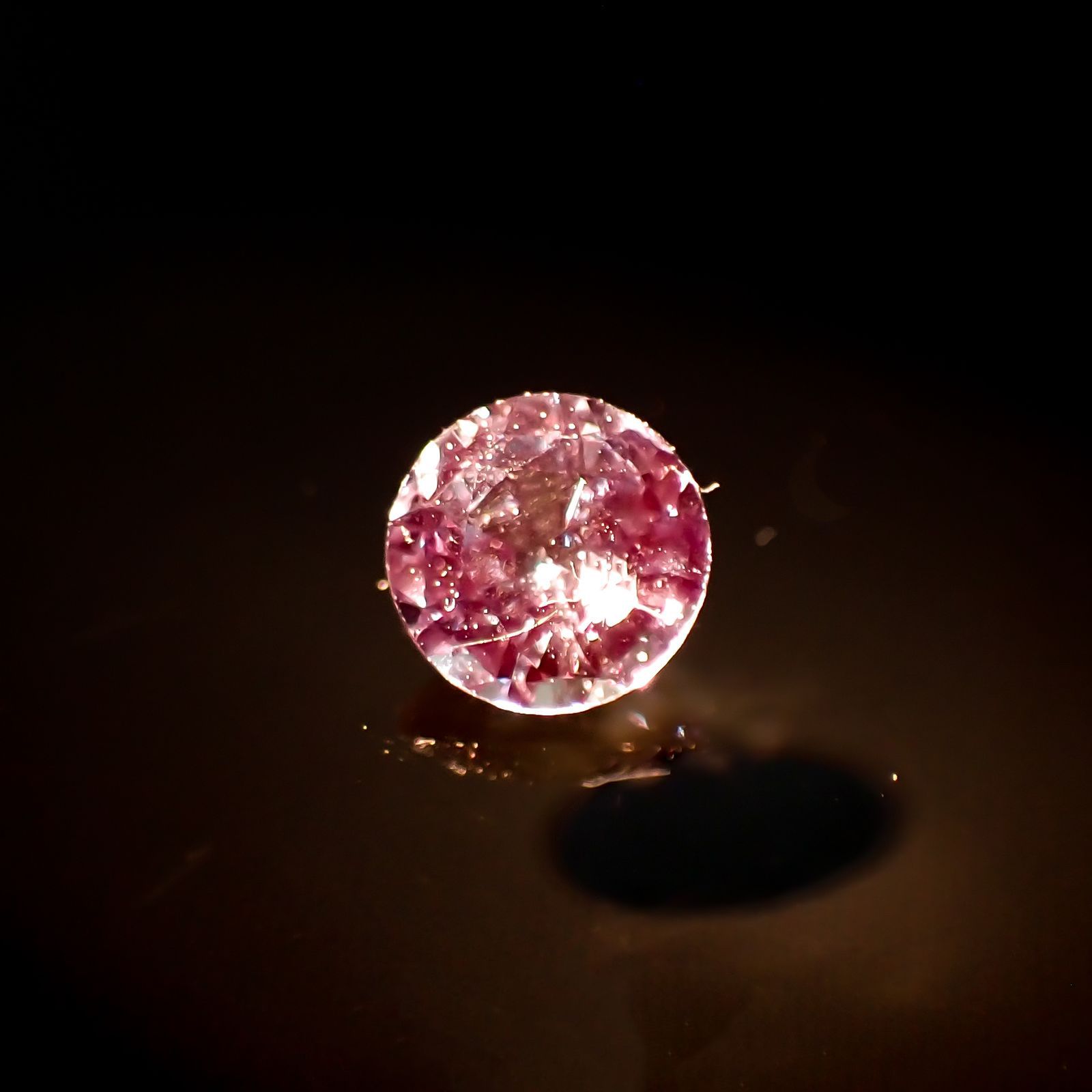 アレキサンドライト(宝石名アレキサンドライト)ブラジル産/EmeraldMains社製 0.147ct ソ付(彩珠)[220516024]3.2x3.1mm前後