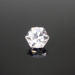 ◇ヘキサゴンカット◇カラーレスジルコン(宝石名ホワイト・ジルコン)スリランカ/カンボジア産 0.86ct 識別済[220114275]4.8x4.8mm前後