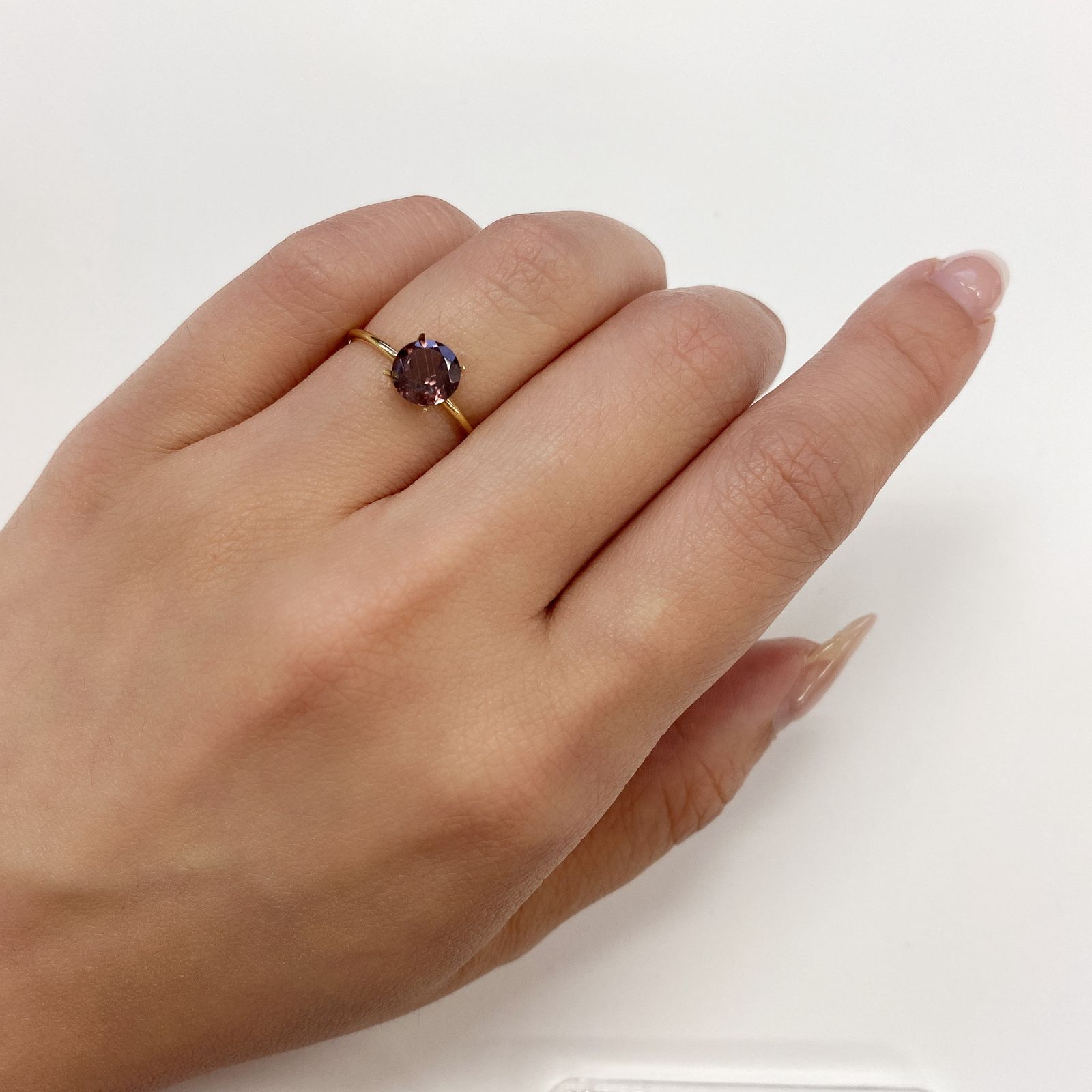 カラーチェンジガーネット(宝石名ガーネット) タンザニア/マダガスカル産 1.11ct 識別済[210611191]6.6×6.5mm前後