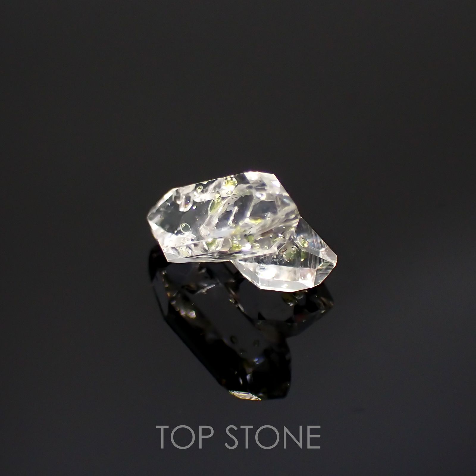 オイルインクォーツ原石 パキスタン産 1.31ct[220115463]9.7x6.2mm前後