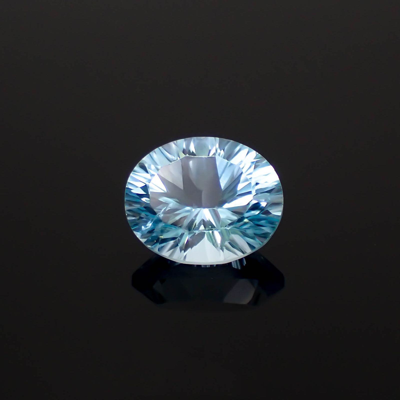 ブルートパーズ ブラジル産 4.50ct[221219353]10.9x9mm前後