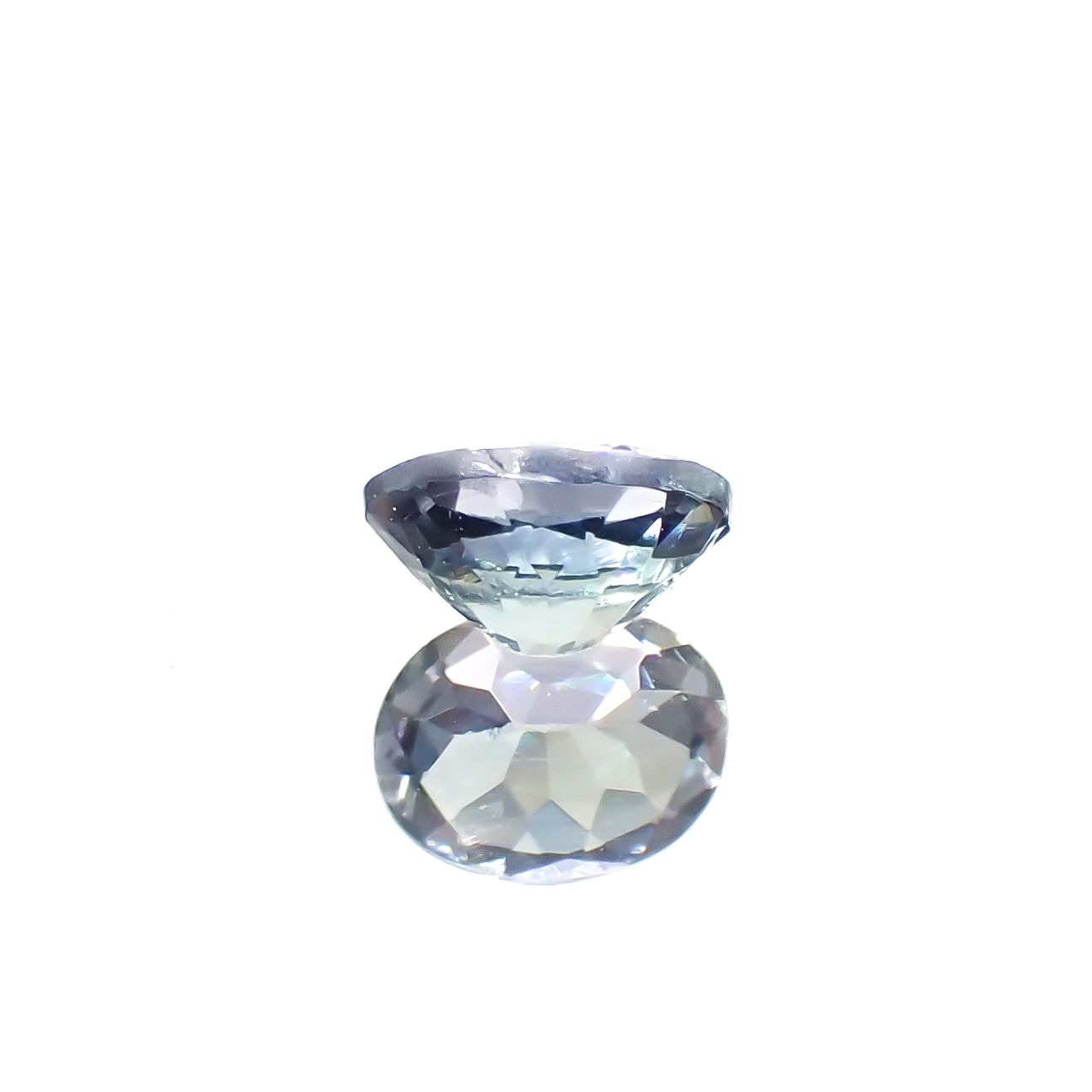 バイカラータンザナイト(宝石名タンザナイト/ゾイサイト)タンザニア産 0.38ct 識別済[230923503]5.1x3.9mm前後