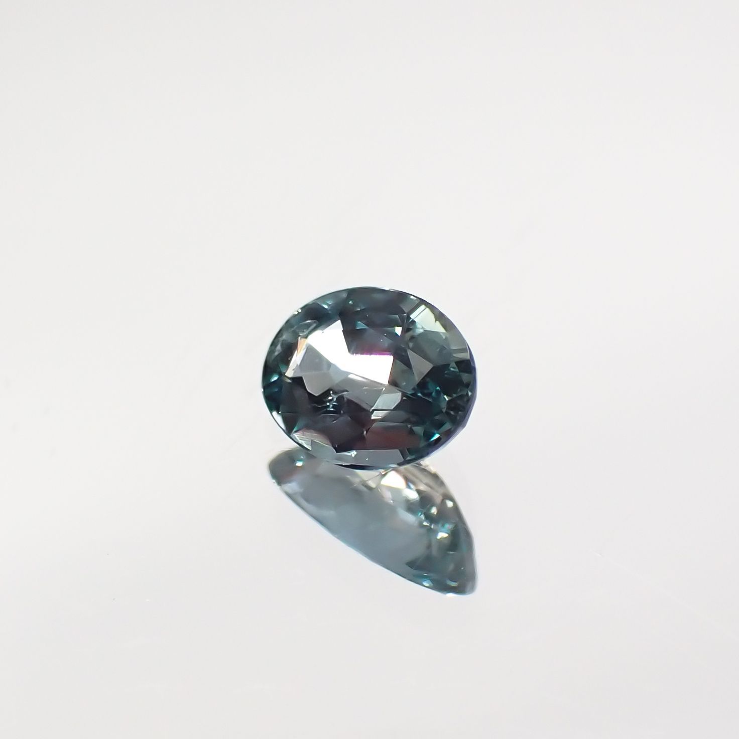 アレキサンドライト ブラジル産 ルース 0.11ct[210711873]3.5×2.5mm前後