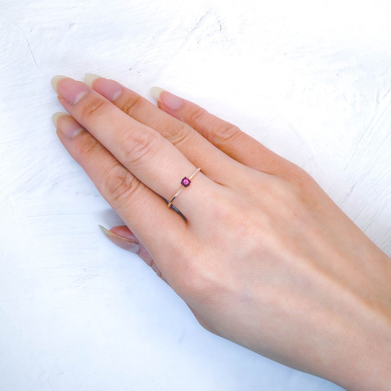 ルビー グリーンランド産 0.14ct / 3x3mm前後 [261033227]