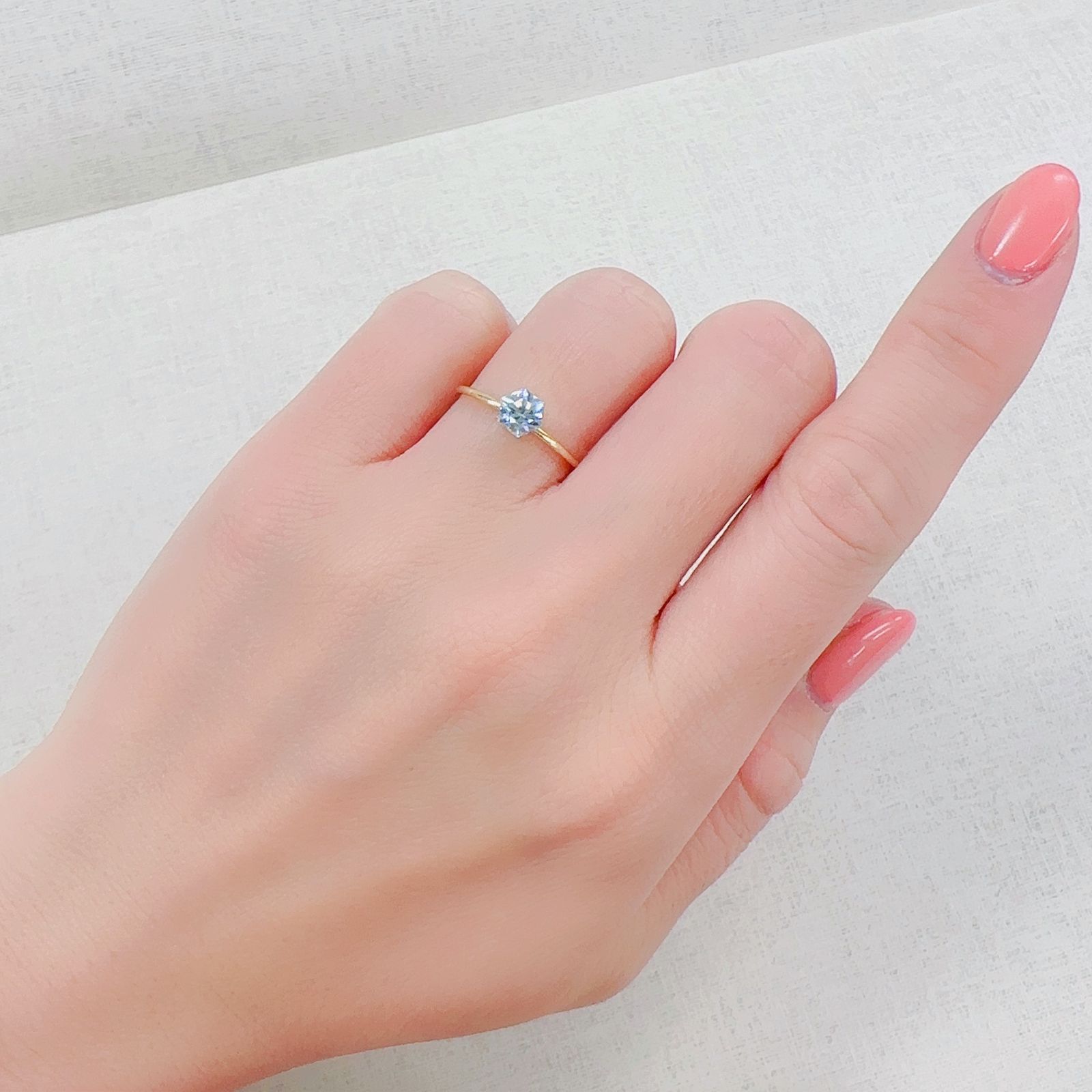 ◇ヘキサゴンカット◇アイスブルージルコン(宝石名ジルコン)カンボジア産 0.85ct 識別済[230320855]4.8x4.7mm前後