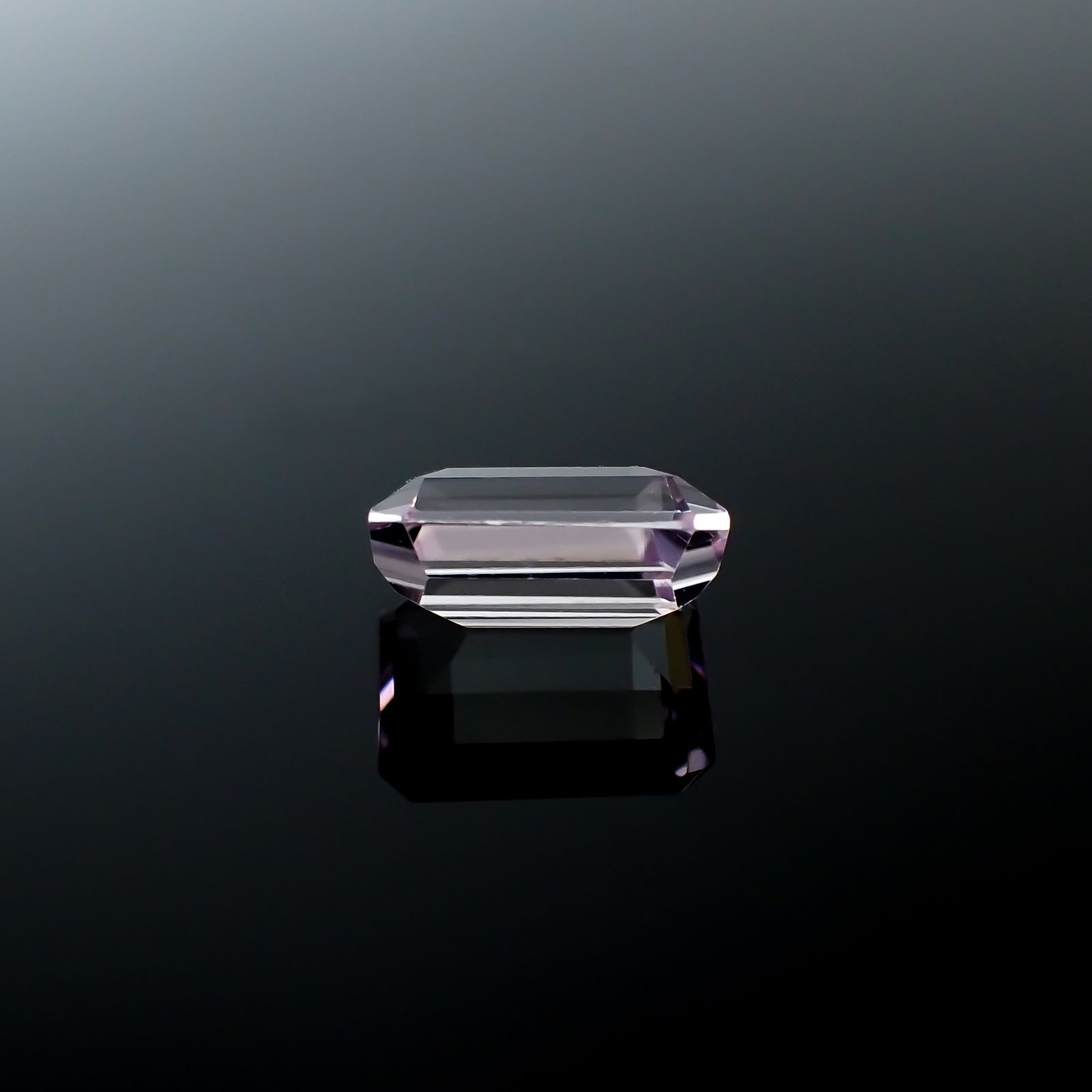 クンツァイト アフガニスタン産 3.51ct[231224712]9.9x7.7mm前後