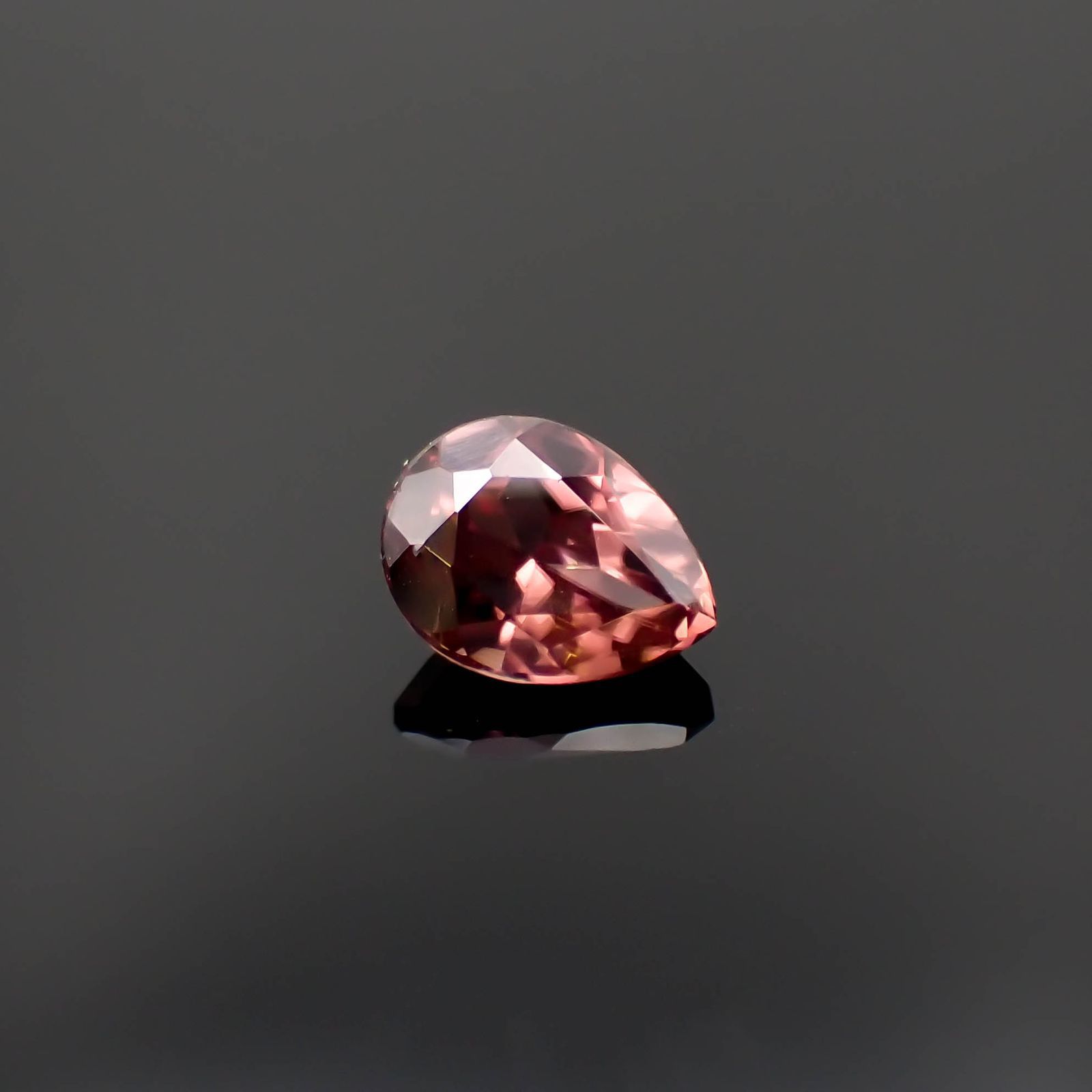 ピンクジルコン(宝石名ジルコン)スリランカ/カンボジア産 1.83ct 識別済[230320994]7.8x6mm前後