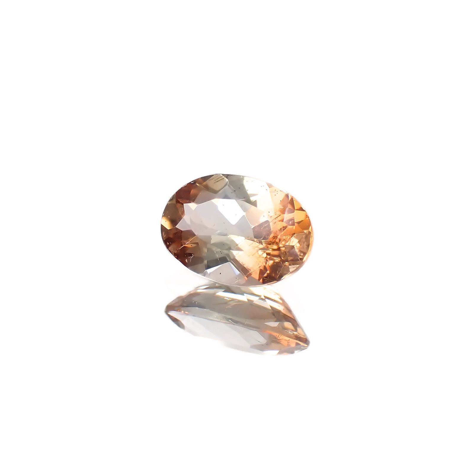 バイカラーアンダリュサイト(宝石名アンダリュサイト)スリランカ/マダガスカル産 0.74ct 識別済[220917584]7.1x4.9mm前後