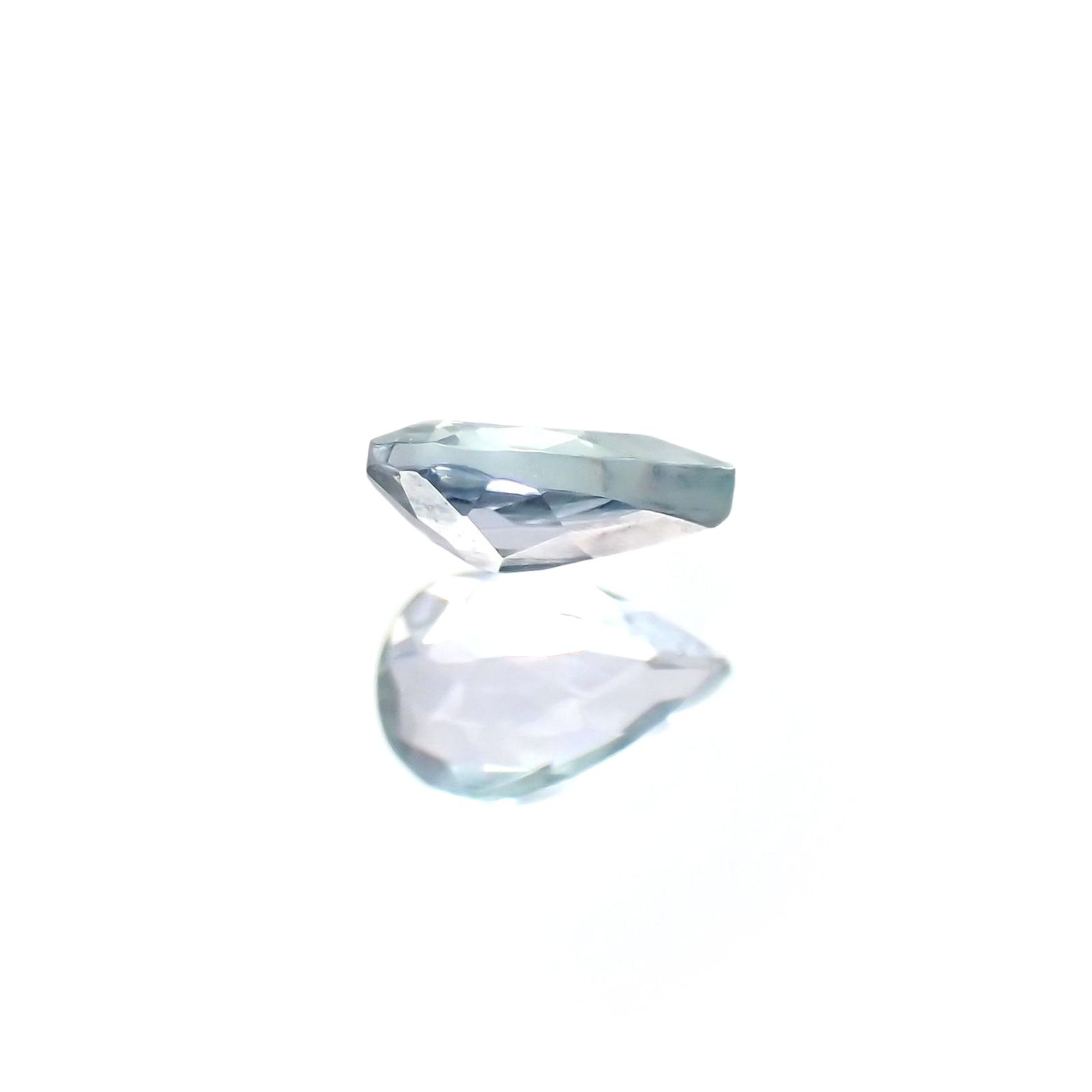 ブルーグリーンコーネルピン(宝石名コーネルピン)タンザニア産 識別済 0.097ct / 3.6x2.2mm前後 [240219233]