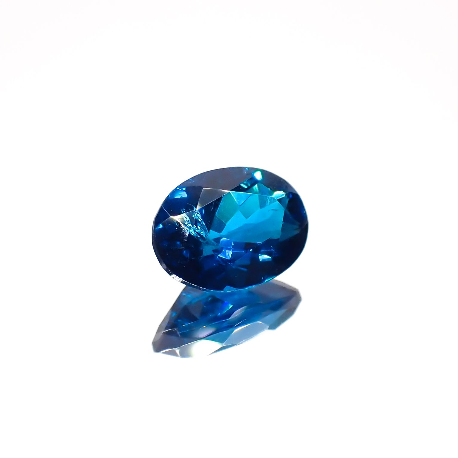 ディープブルーアパタイト  マダガスカル産 0.80ct[230421658]7.1x5.1mm前後
