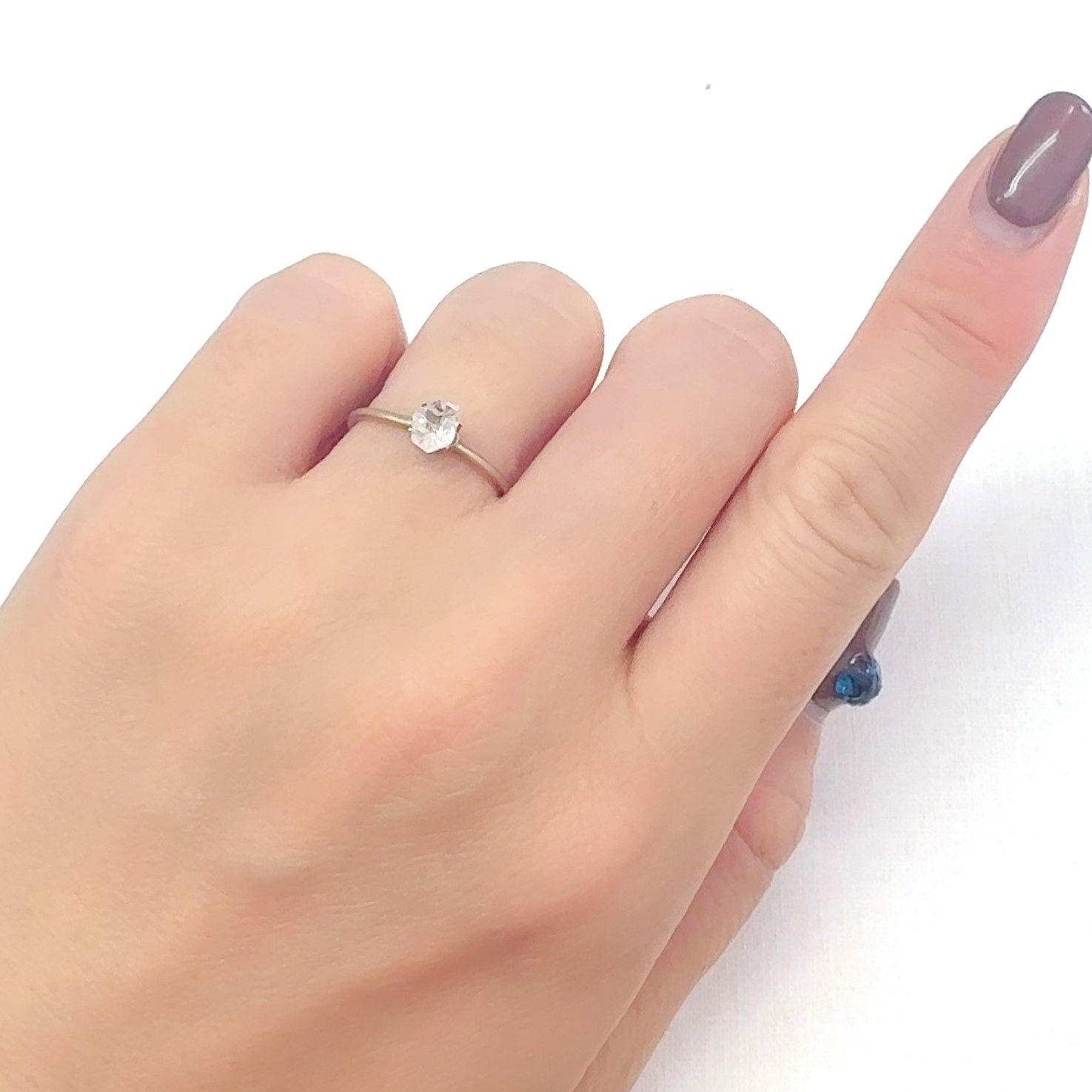 ◇カスタムカット◇ポードレッタイト(宝石名ポードレッタイト)ビルマ産 0.300ct ソ付(彩珠)[240628438]5.4x4.4mm前後