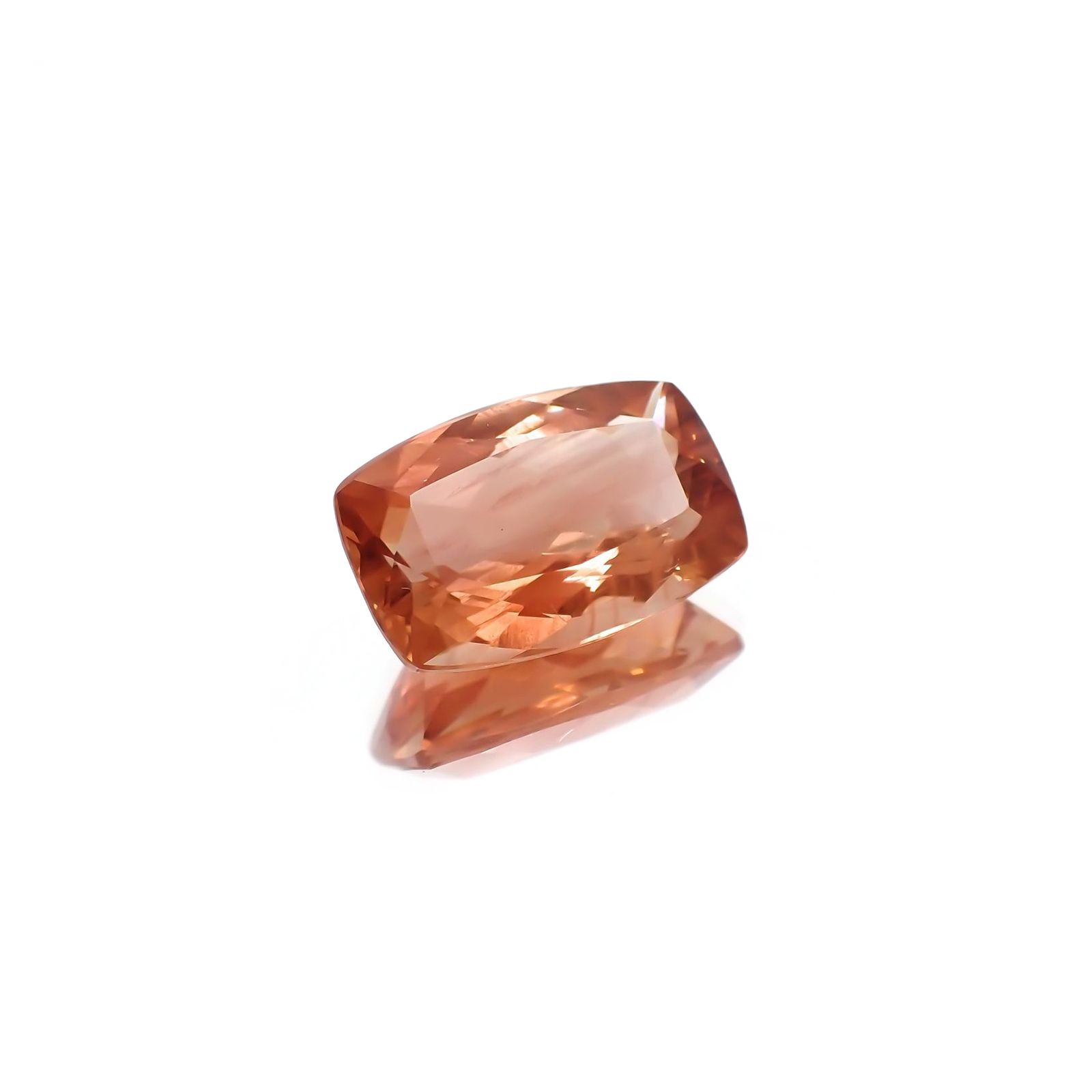 オレゴンサンストーン(宝石名ラブラドライト・サンストーン)アメリカ・オレゴン州産 ソ付(彩珠) 4.180ct / 13x8.5mm前後 [230622267]