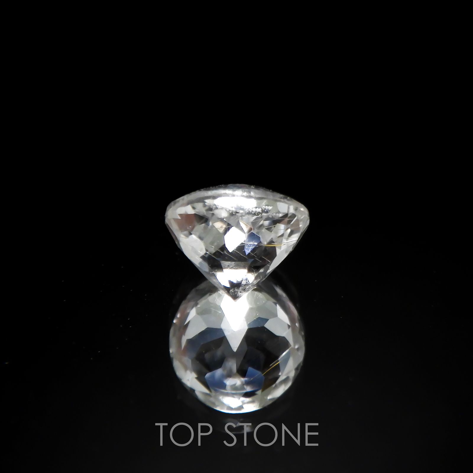 フェナカイト(宝石名フェナカイト)マダガスカル産 0.78ct 識別済[220817414]5.7x5.6mm前後