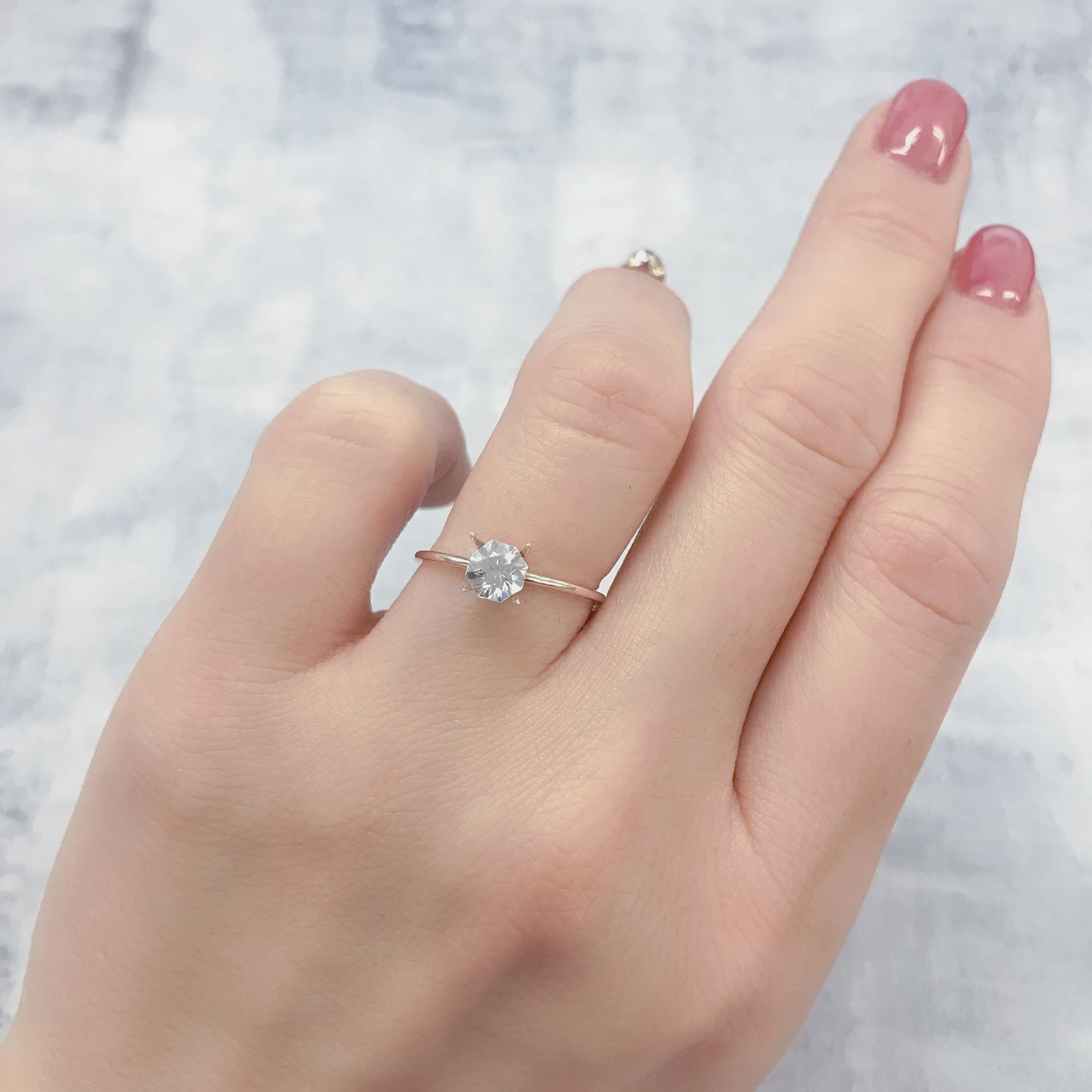 ◇オクタゴンカット◇カラーレスジルコン(宝石名ホワイト・ジルコン)スリランカ/カンボジア産 0.80ct 識別済[220114283]4.9x4.8mm前後
