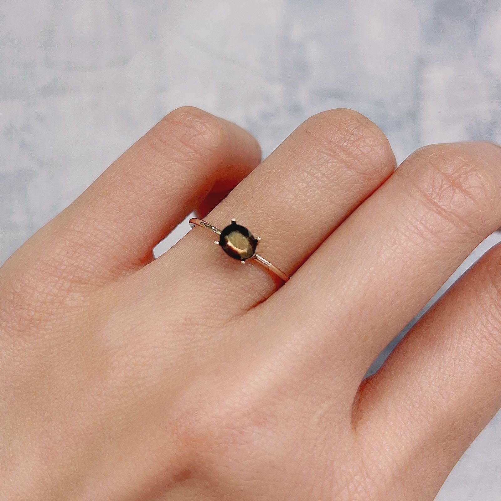 ゴールドシーンサファイア(宝石名シーン・サファイア) ケニア産 0.64ct 識別済[20129276]5.4×4.5mm前後