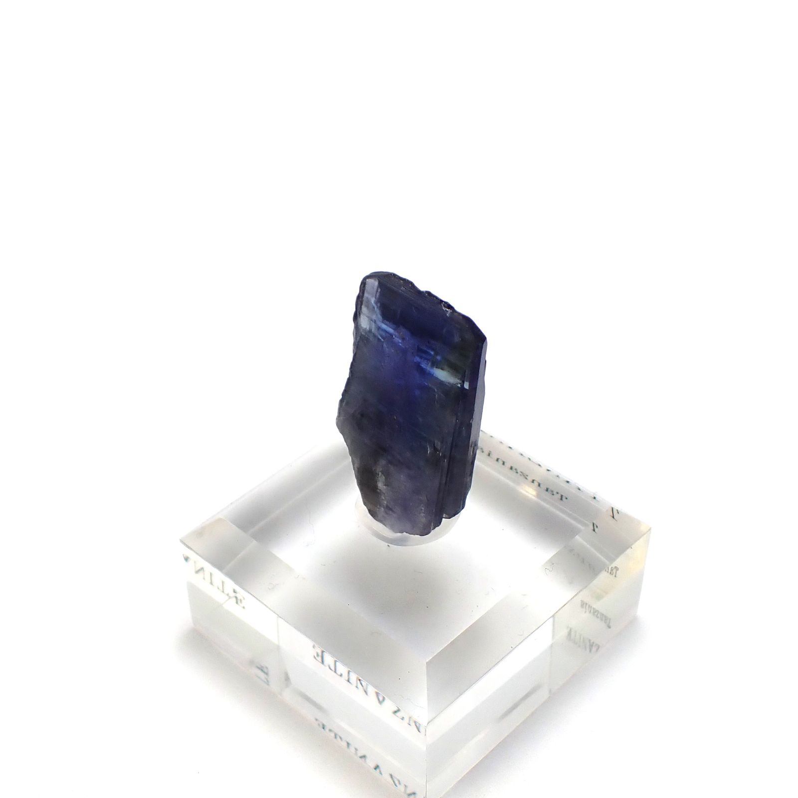 バイカラータンザナイト原石 タンザニア産 アクリル台座付き 50.31ct(10.06g) / 10.5x16.7x30.1mm前後 [260632369]