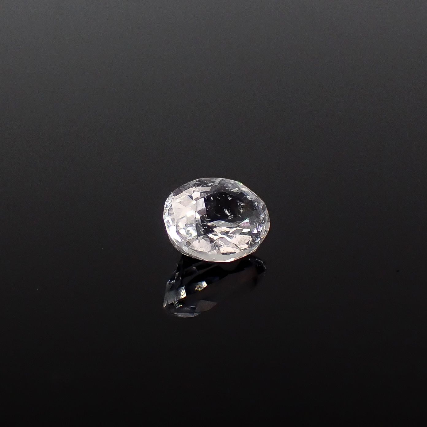 テネブレッセンススキャポライト アフガニスタン産 0.25ct / 4.8x3.5mm前後 [260432042]