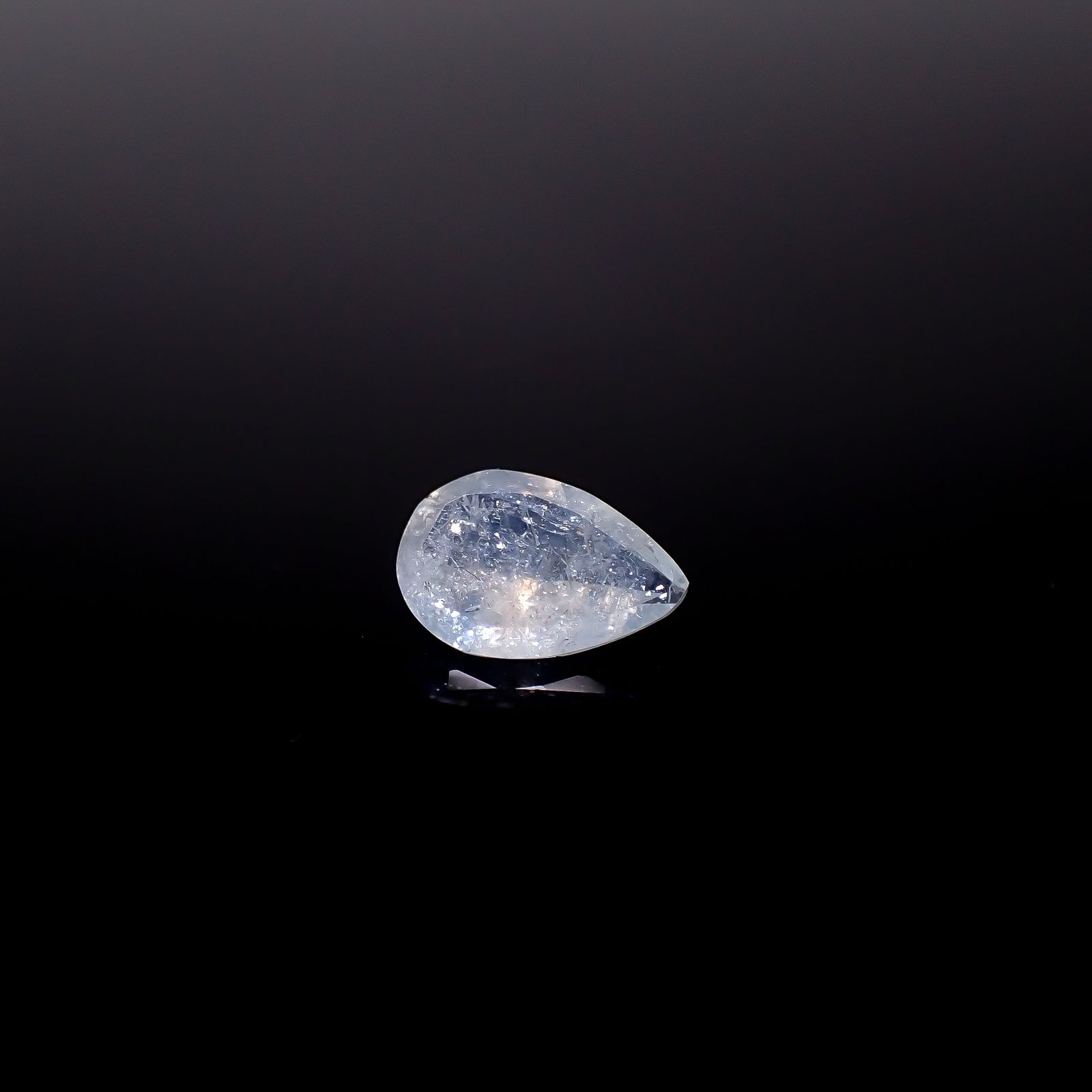 イリデッセンスアクアマリン ブラジル産 0.75ct / 8.5x5.6mm前後 [250730846]