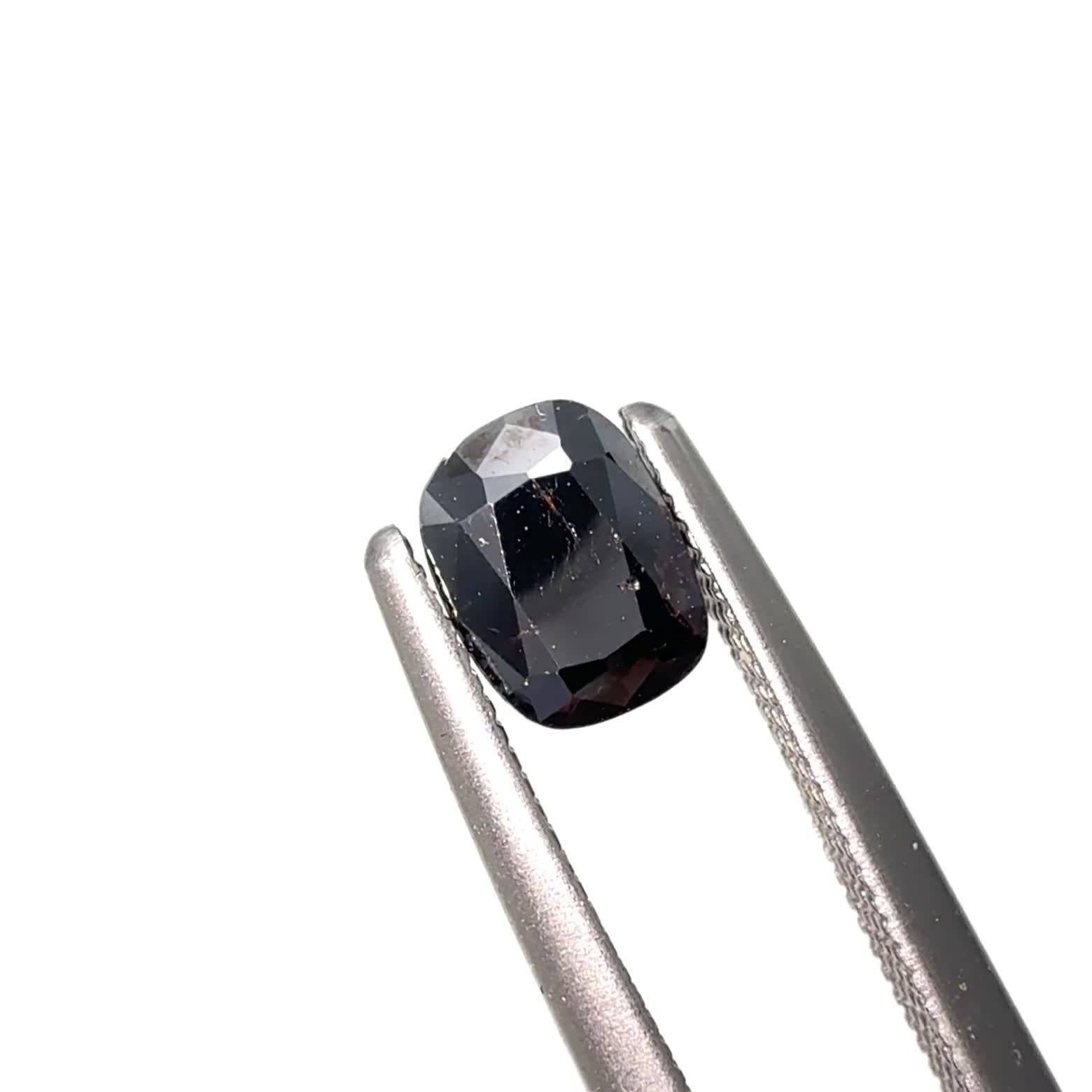 ルチル単結晶 ブラジル産 0.74ct [250630602]5.5x4.1mm前後