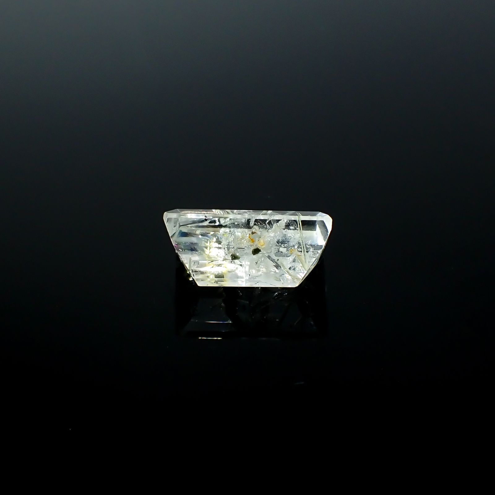 アパタイトイントパーズ(宝石名アパタイト イン トパーズ)ブラジル産 14.92ct 識別済[240225931]17.6x10mm前後