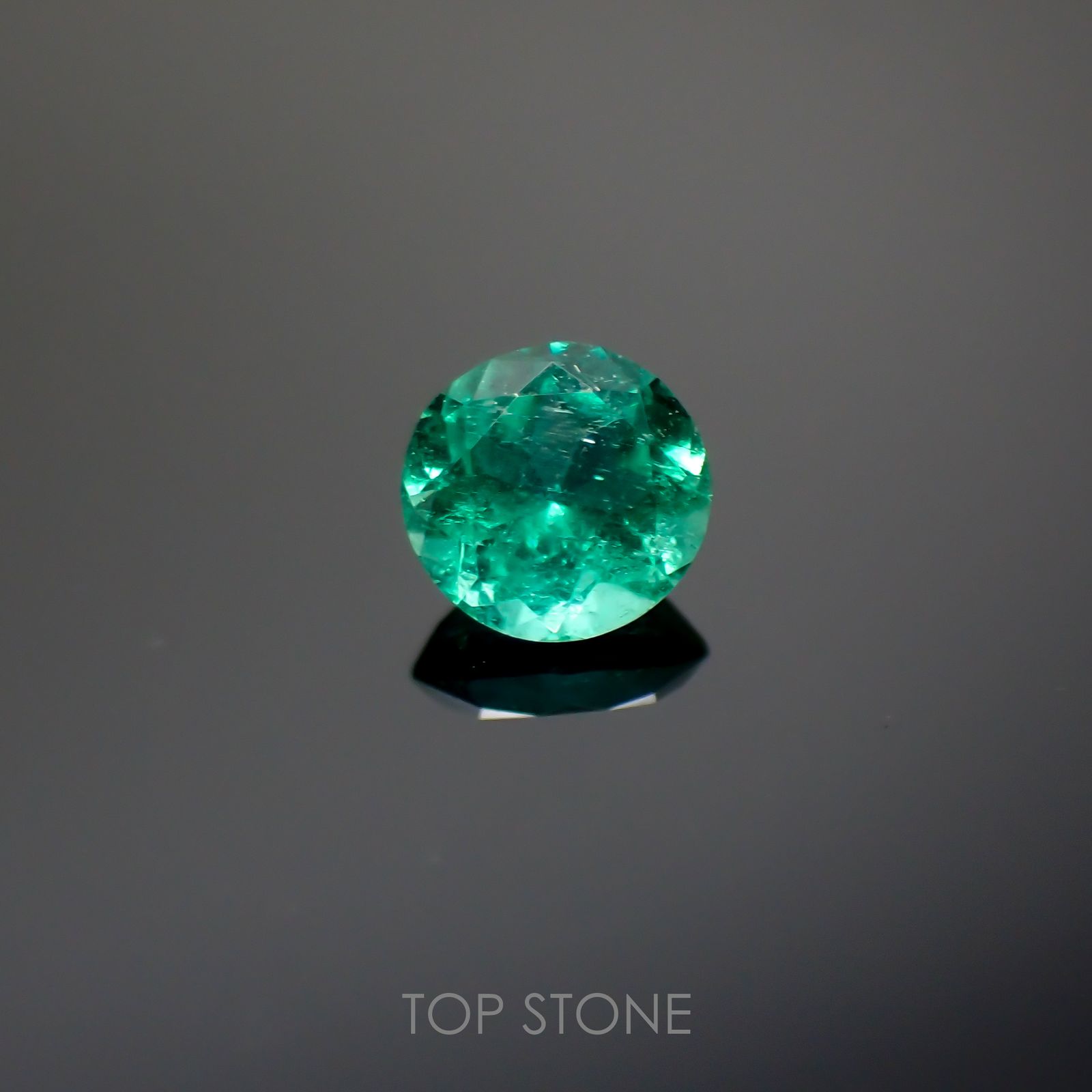 エメラルド(宝石名エメラルド) コロンビア産 0.16ct 識別済[211013165]3.7×3.7mm前後