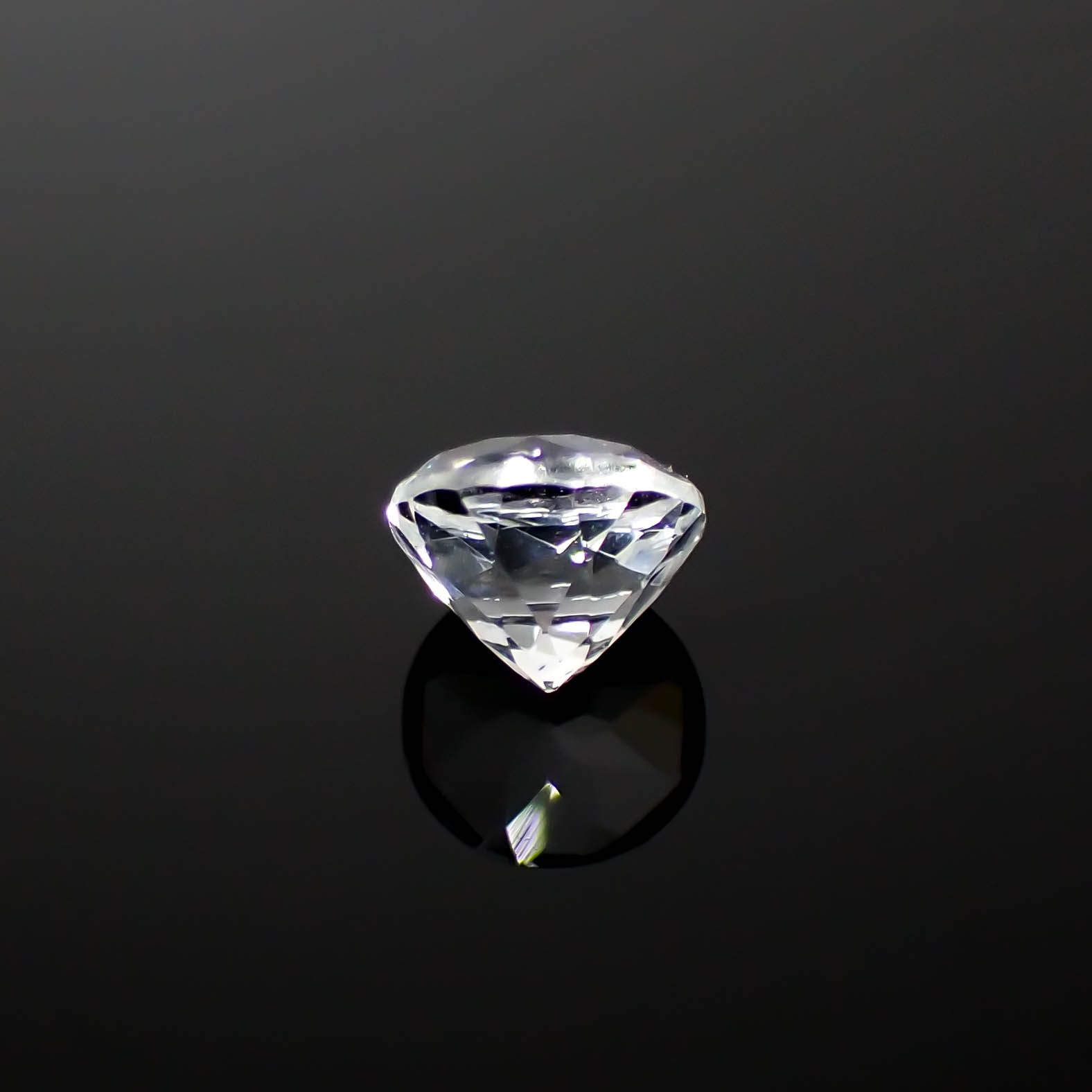 ゴッシェナイト パキスタン・ヒマラヤ産 0.83ct [240527447]6x5.8mm前後