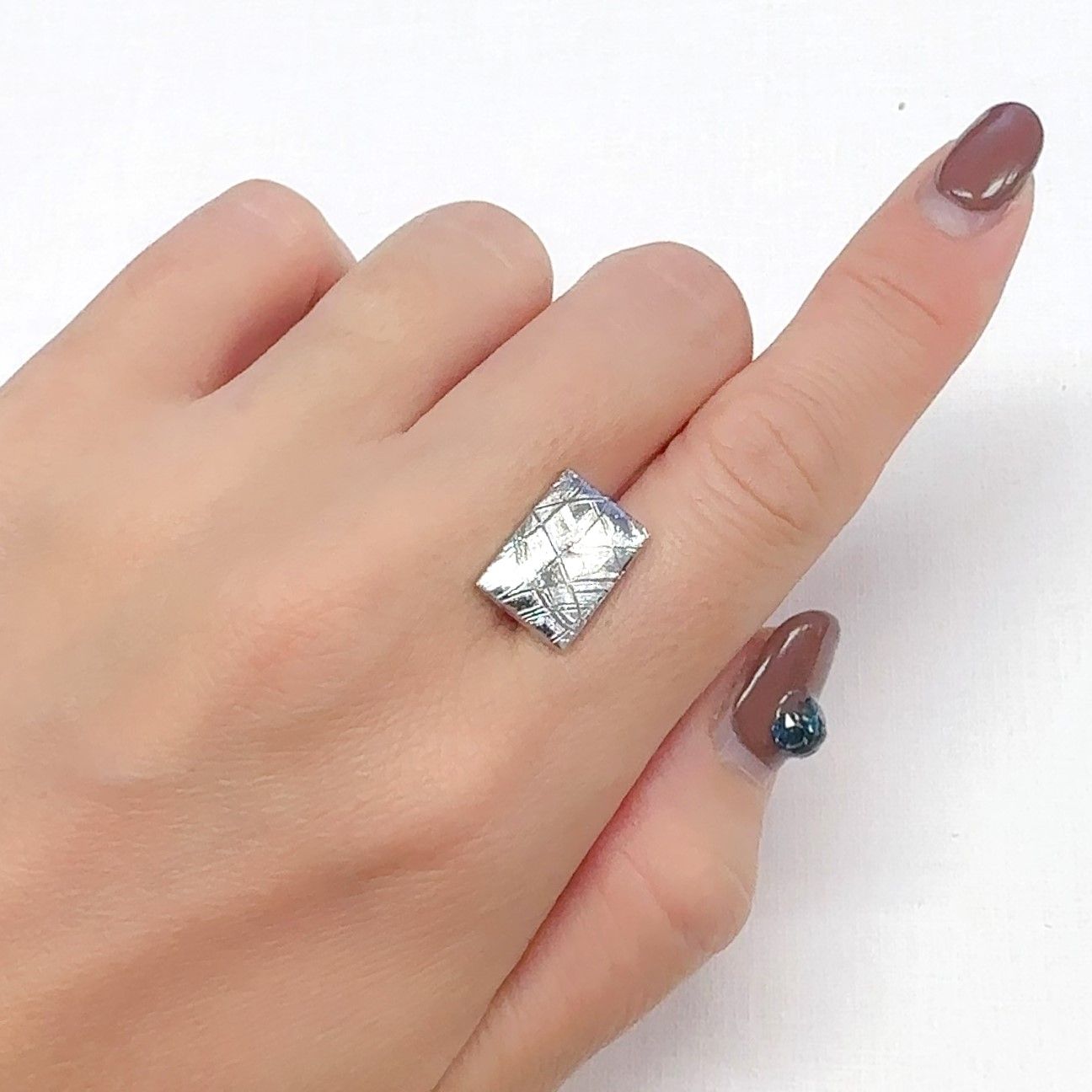 ムオニナルスタ隕石 発見地:スウェーデン 11.95ct[240125784]13.8x9.8mm前後