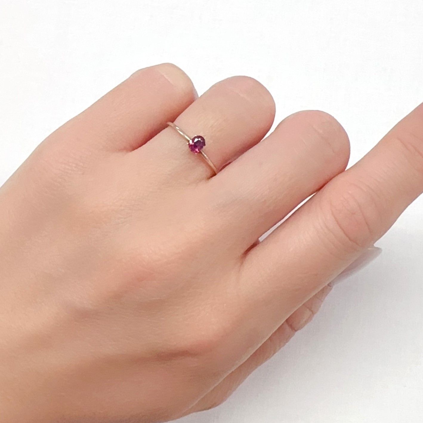 ルビー 非加熱 マダガスカル産 0.24ct[240326671]4.1x3.2mm前後