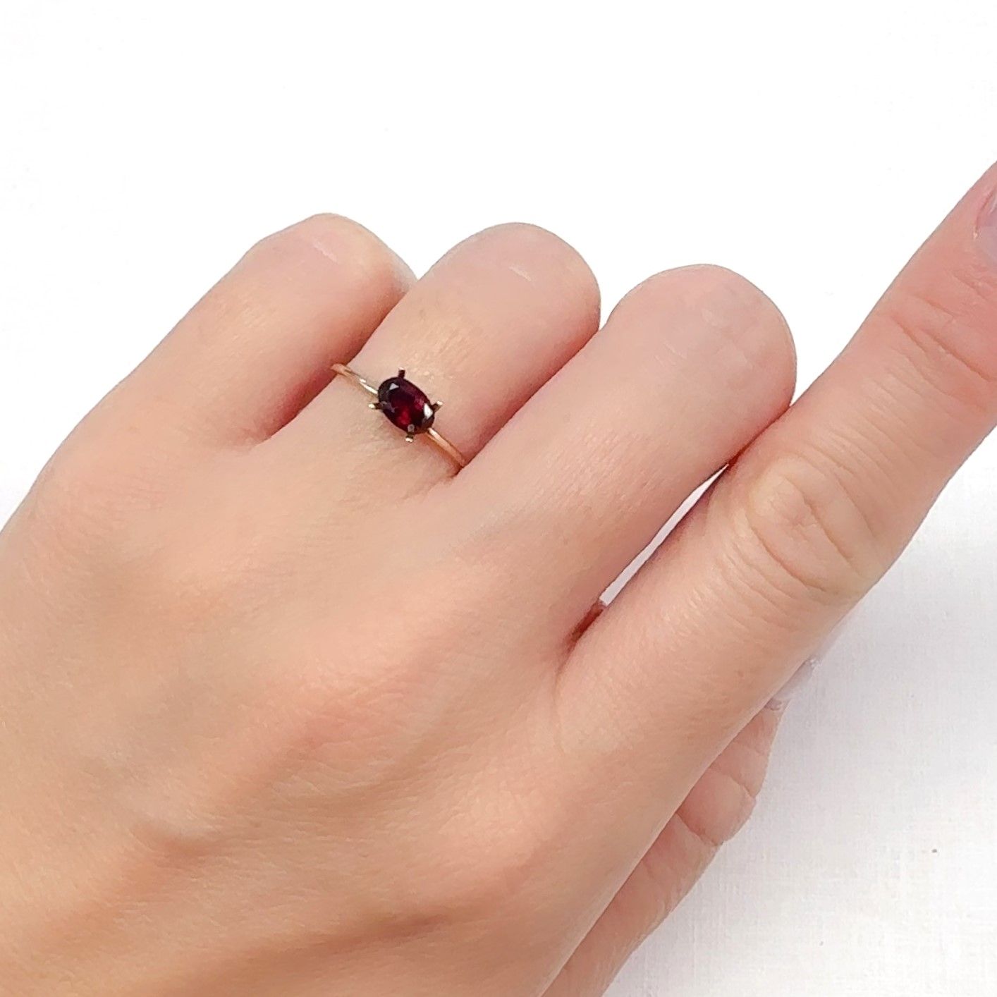 アントヒルガーネット(クロムパイロープガーネット) アメリカ・アリゾナ州産 0.57ct[240527826]6.1x4mm前後