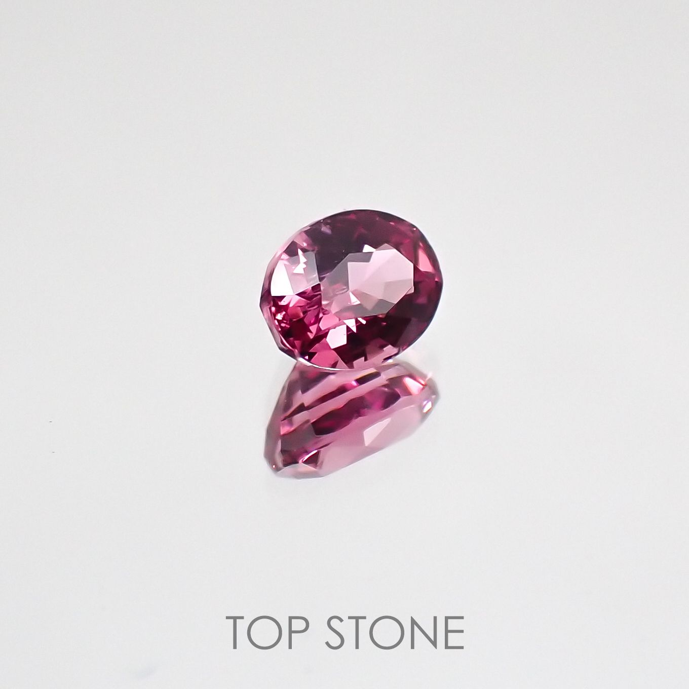 ホットピンクスピネル(宝石名ピンク・スピネル) タンザニア産 0.24ct 識別済[210510849]4×3mm前後