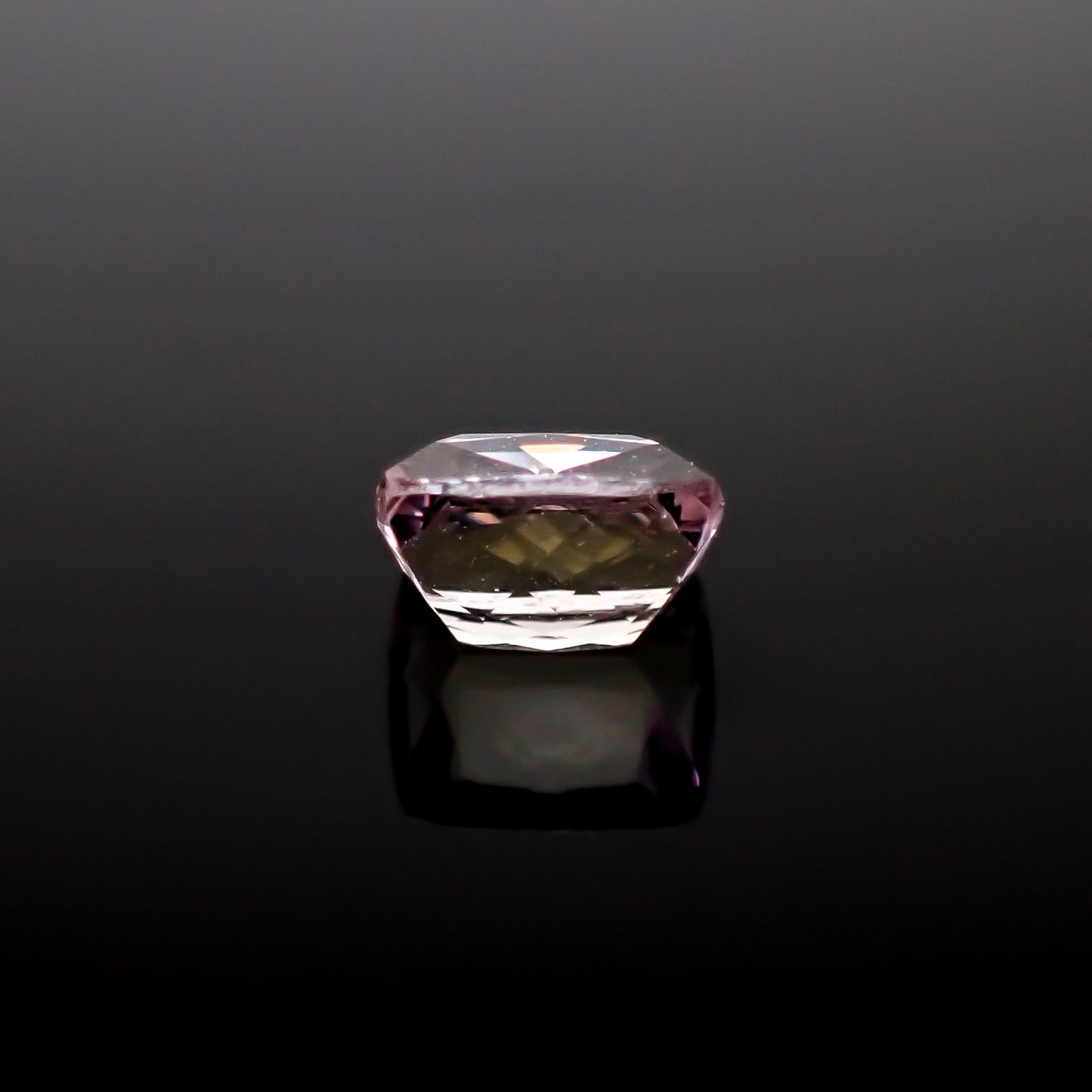 ピンクゾイサイト(宝石名ピンク・ゾイサイト)タンザニア産 0.921ct ソ付(彩珠)[241129501]6x5mm前後