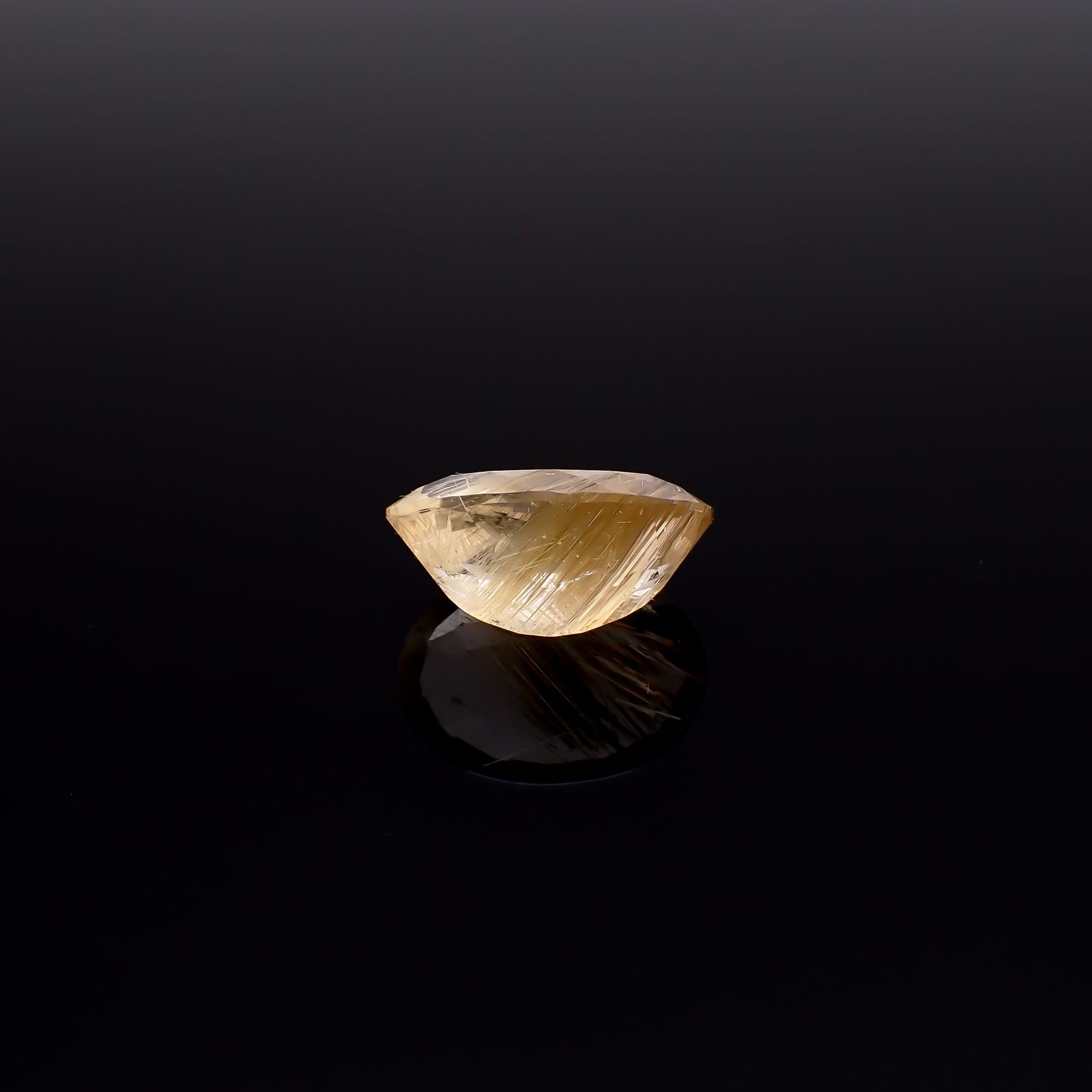 ルチルクォーツ ブラジル産 11.56ct / 18x12.9mm前後 [260732399]