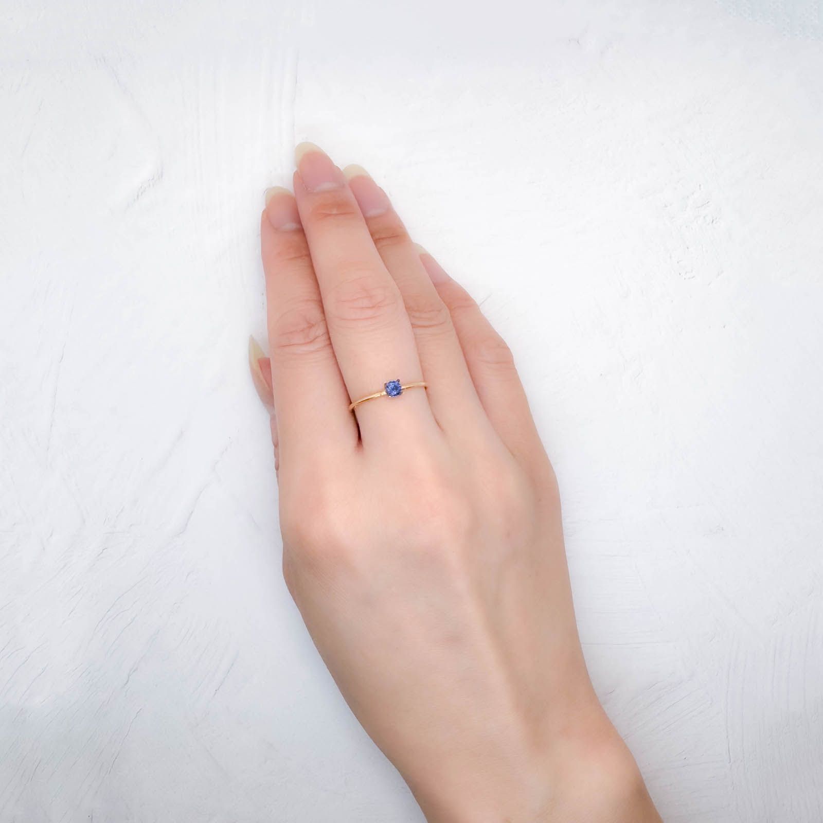 サファイア スリランカ/マダガスカル産 0.23ct / 3.4x3.4mm前後 [250931013]