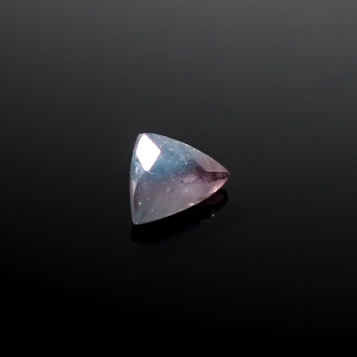バイカラーパライバトルマリン 非加熱 ブラジル産 0.21ct [241129454]3.4x5mm前後