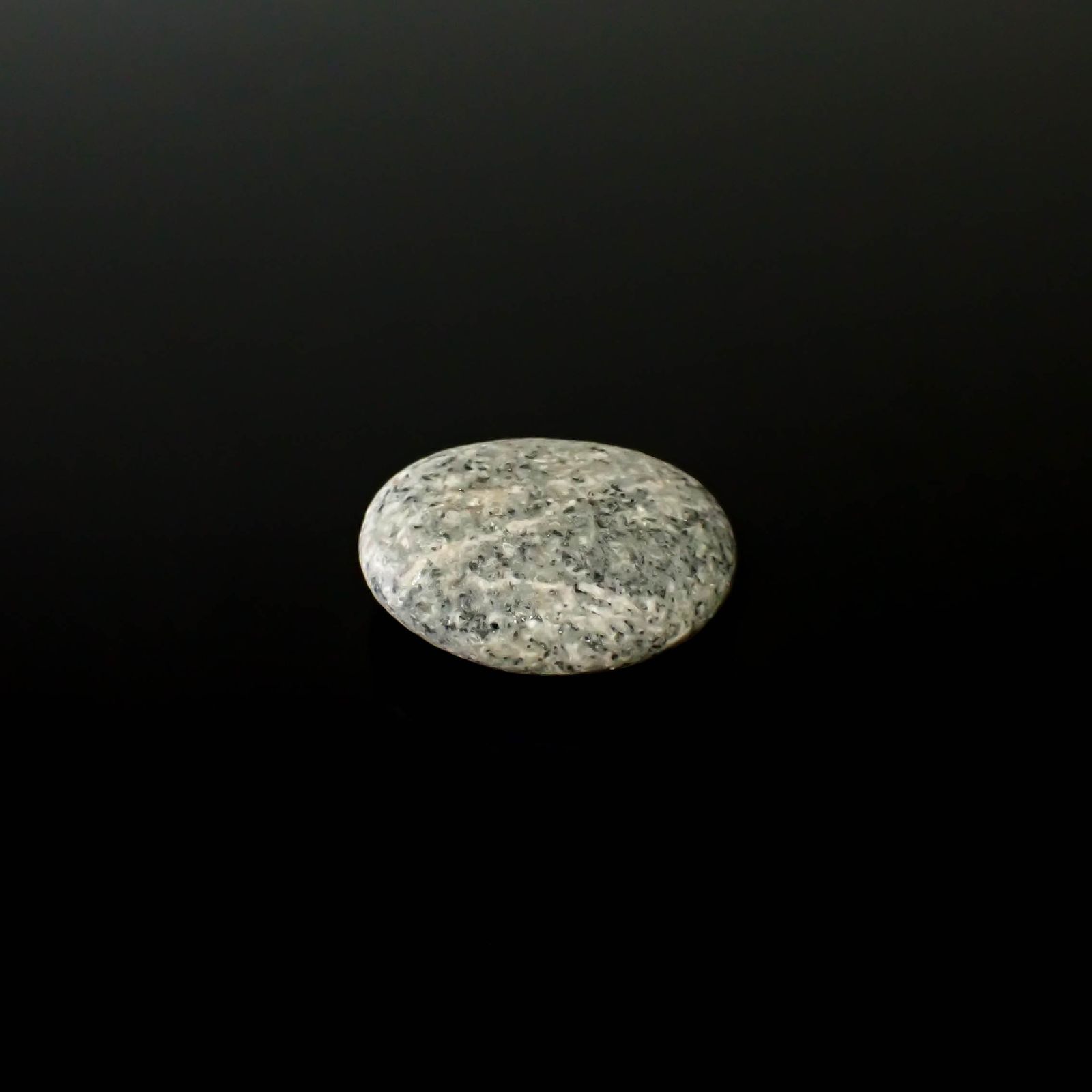 ユーパーライト 原石 （ギャランティカード付） 発見地：アメリカ・スペリオル湖 34.60ct [250530481]24.7x20.3mm前後
