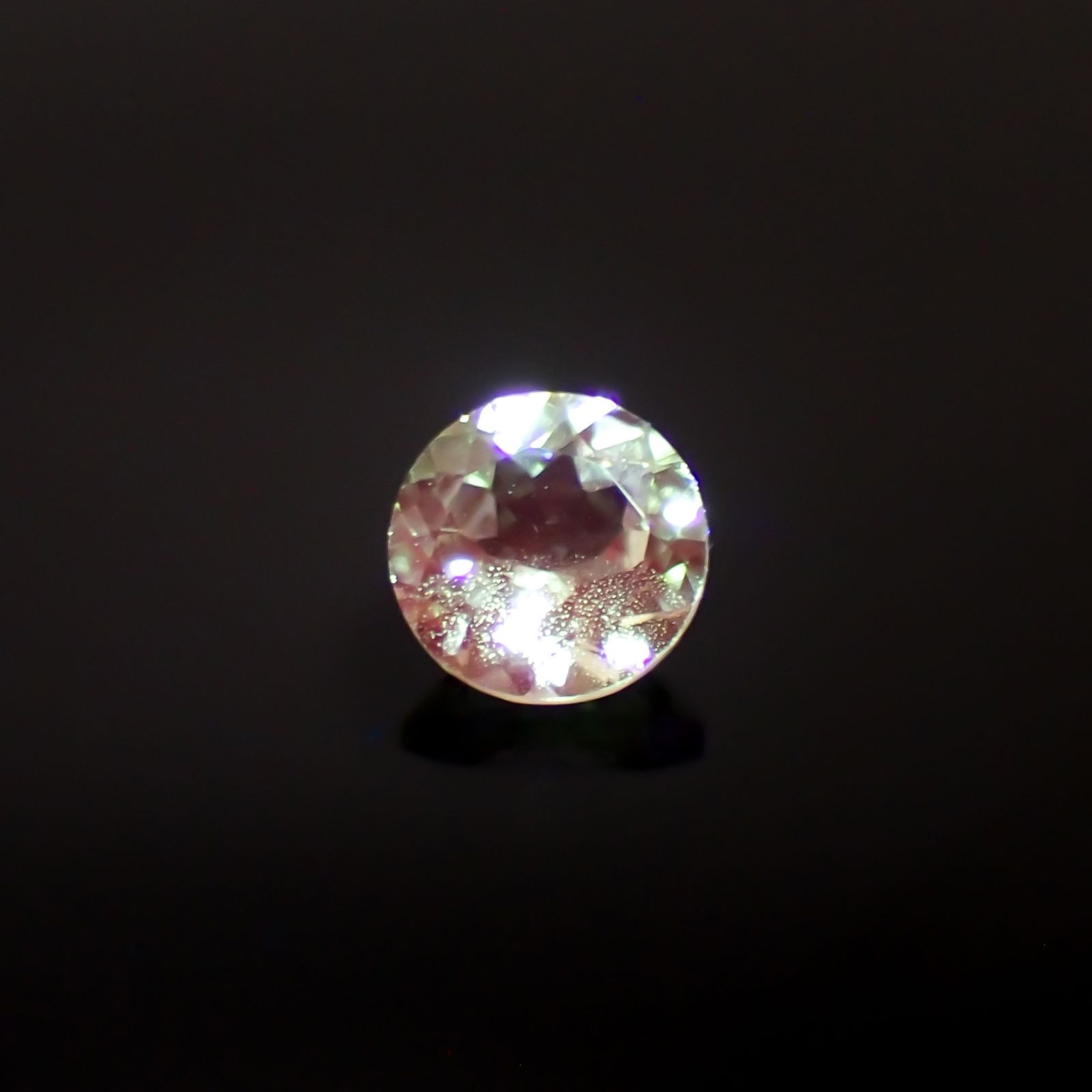 ミントガーネット タンザニア産 0.54ct[231023723]5.1x5.1mm前後