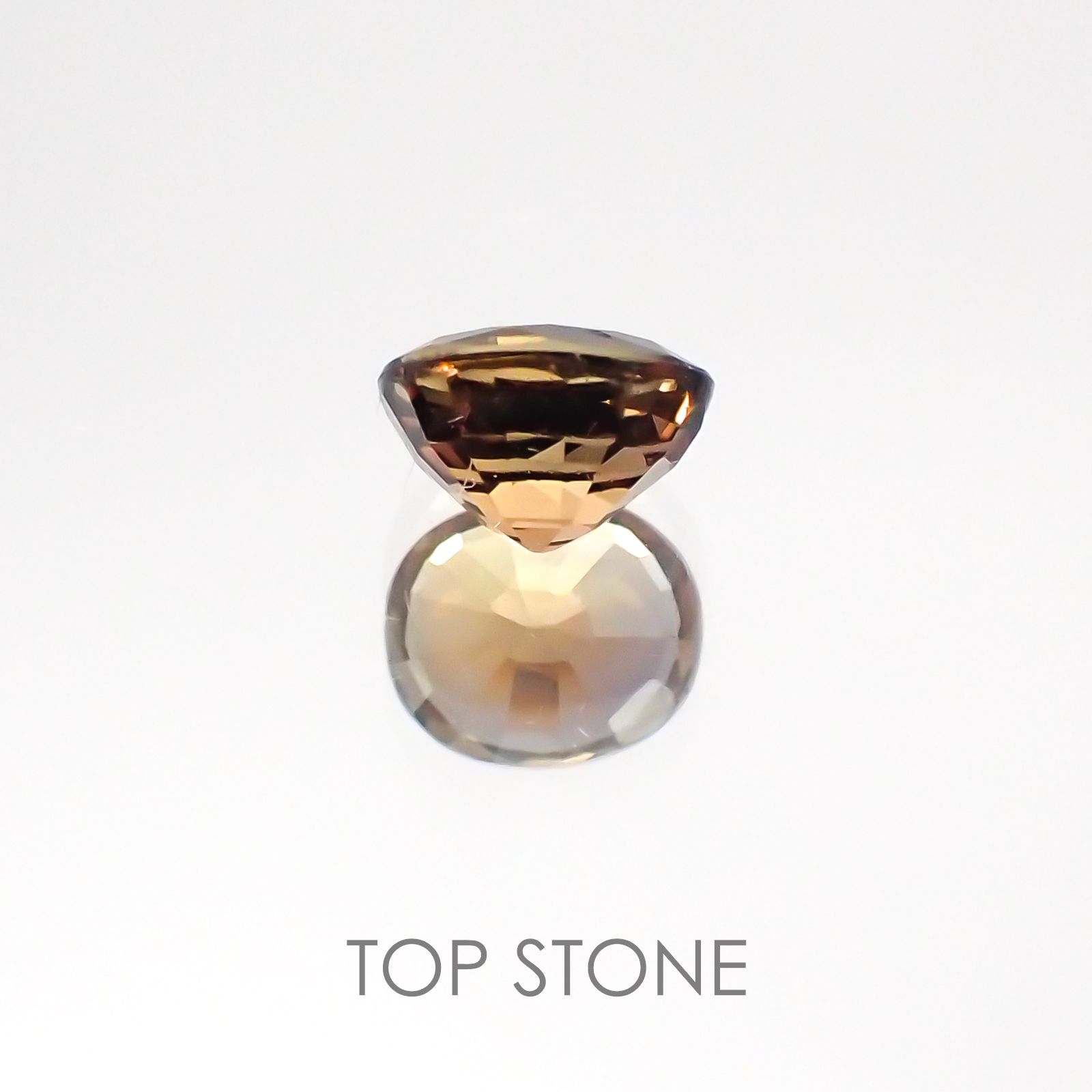 カラーチェンジサファイア非加熱(宝石名サファイア) タンザニア産 0.60ct 識別済[21028322]5.1×4.3mm前後