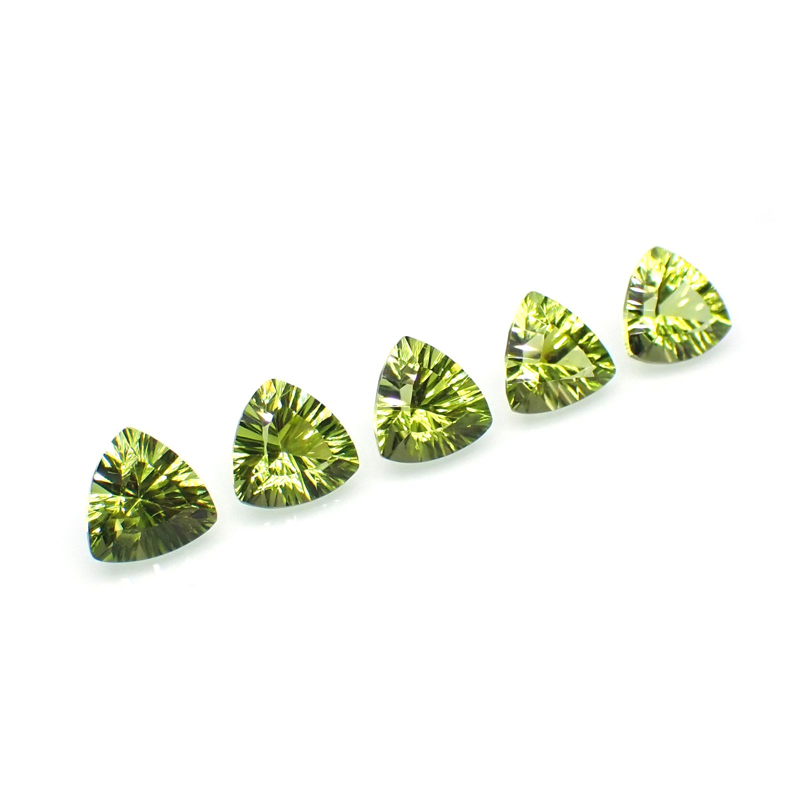 <ランダムセレクト1個販売>◇コンケーブカット◇ペリドット 中国産 約0.97-1.36ct[230722579]7x7mm前後