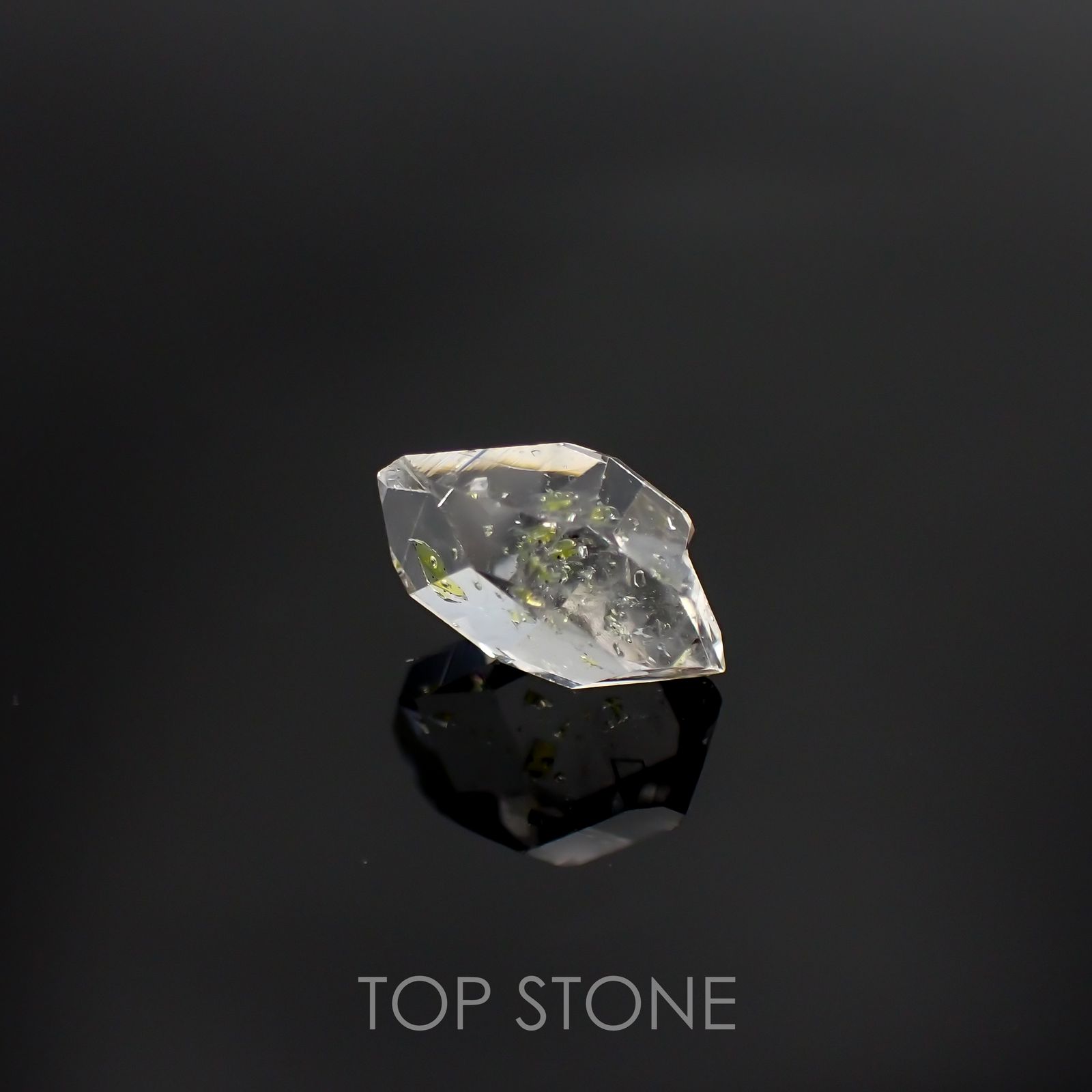 オイルインクォーツ原石 パキスタン産 4.26ct[210811434]13.1×8.7mm前後