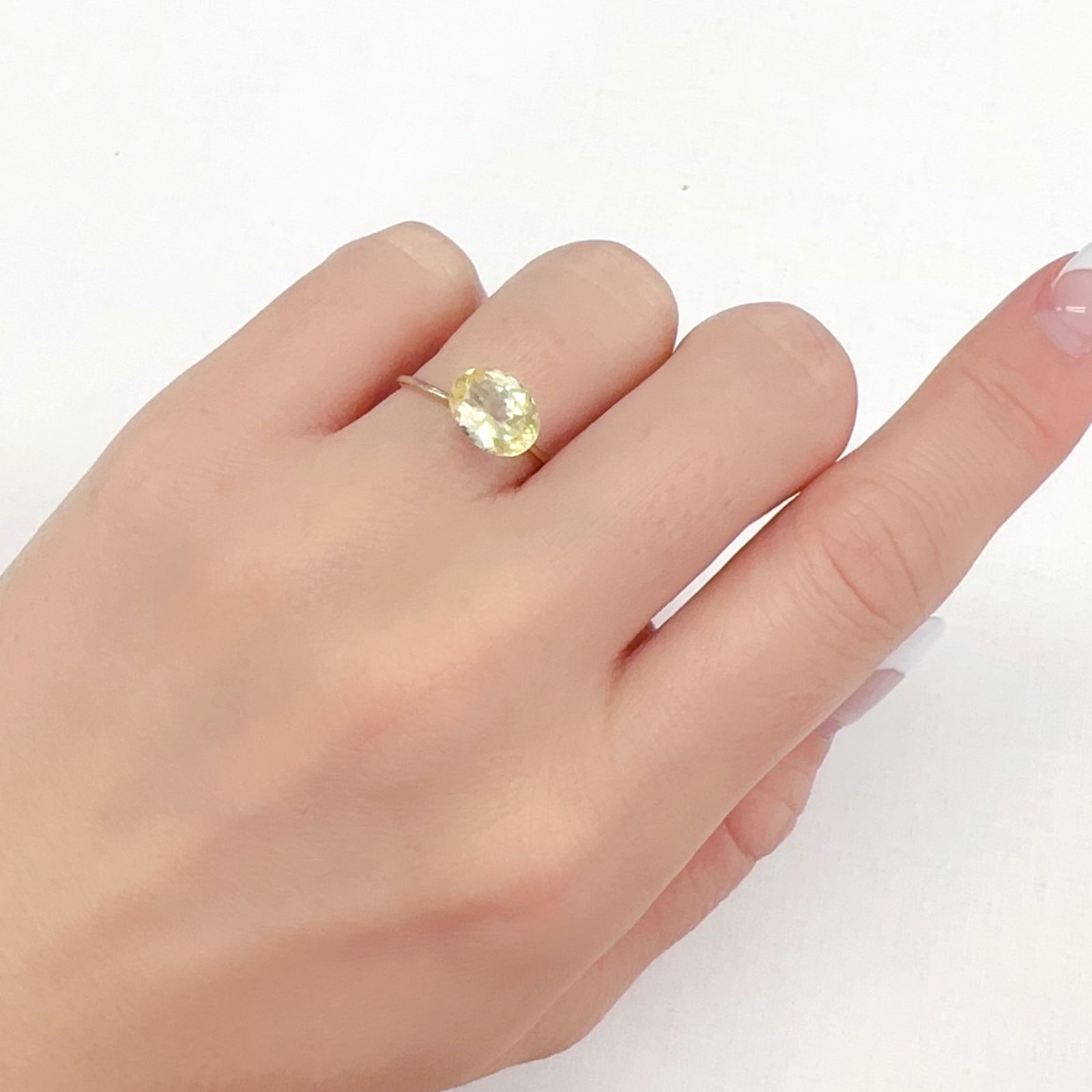 イエローダンビュライト タンザニア産 1.66ct[240125466]9.1x7mm前後
