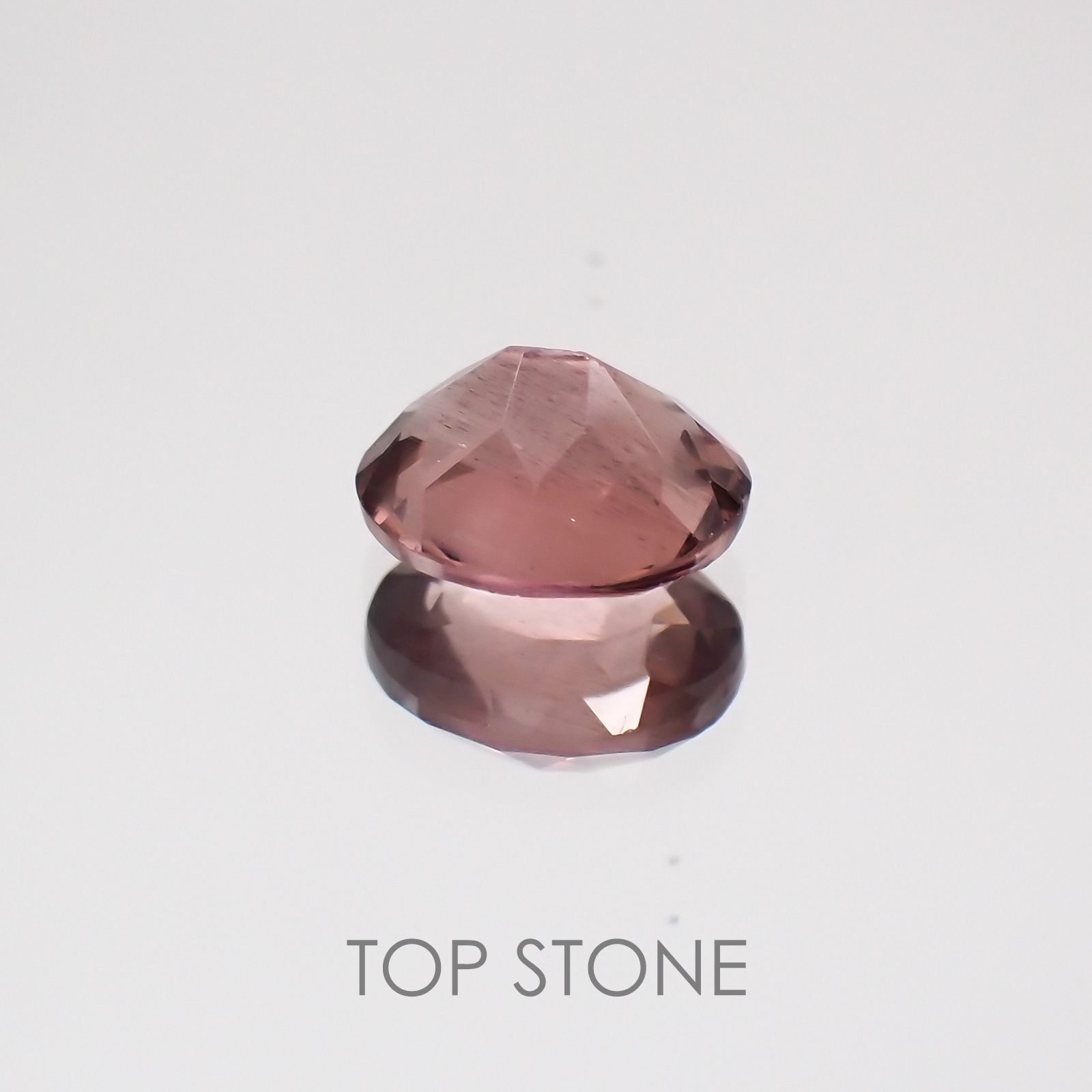 ピンクアパタイト(宝石名アパタイト) ブラジル産 ルース 0.73ct 識別済[21029859]6×5.3mm前後