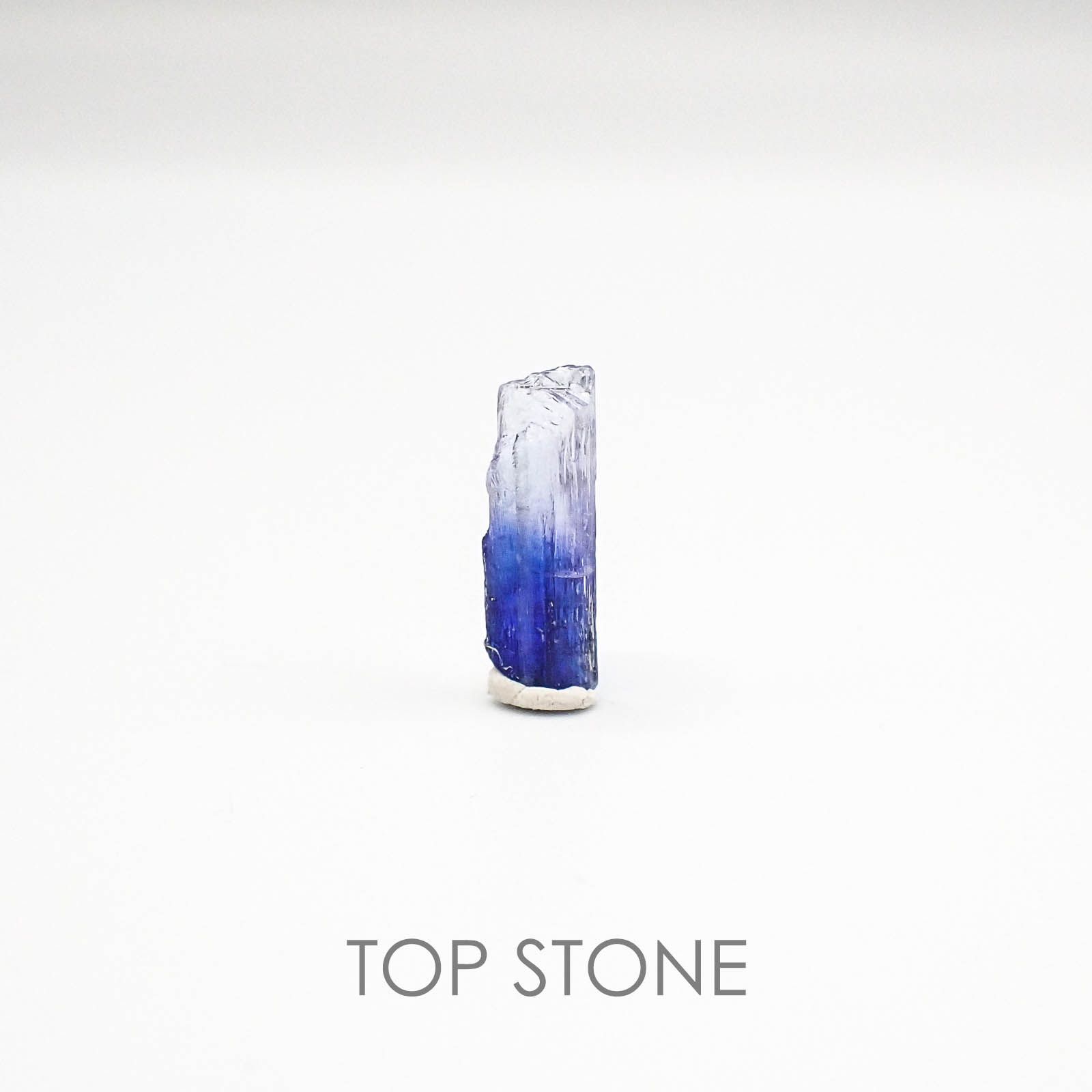 バイカラータンザナイト非加熱(宝石名バイカラー・ゾイサイト)タンザニア産 原石・結晶 3.66ct 識別済[20073399]16.8×5.7mm前後
