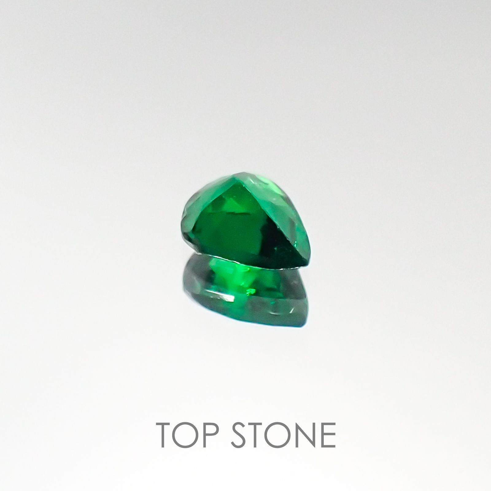 ツァボライト タンザニア産 ルース 0.24ct[20095714]4.4×3.6mm前後