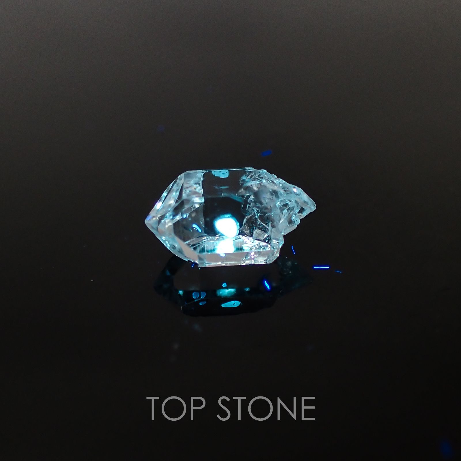 オイルインクォーツ パキスタン産 原石・結晶 2.73ct[20117536]12.1×6.9mm前後