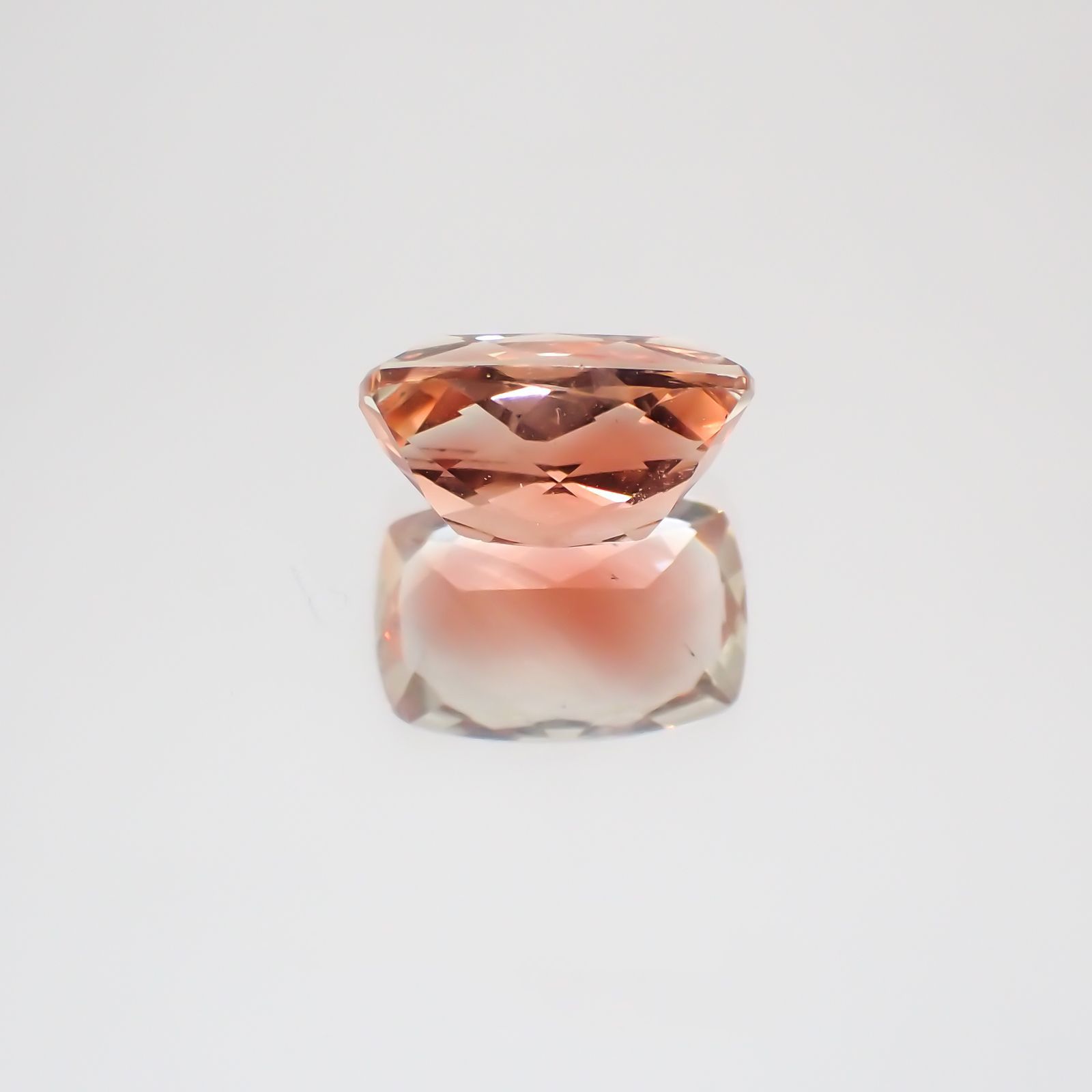 オレゴンサンストーン(宝石名ラブラドライト)アメリカ・オレゴン州産 1.77ct 識別済[230421893]9x6.2mm前後