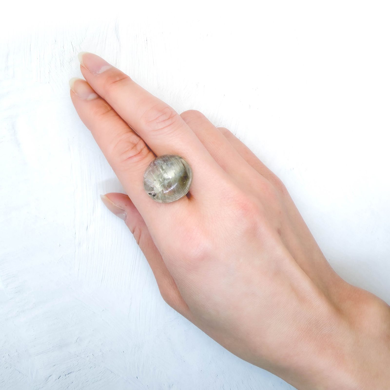 プラチナクォーツ ブラジル産 29.48ct / 19.9x18.7mm前後 [260131612]