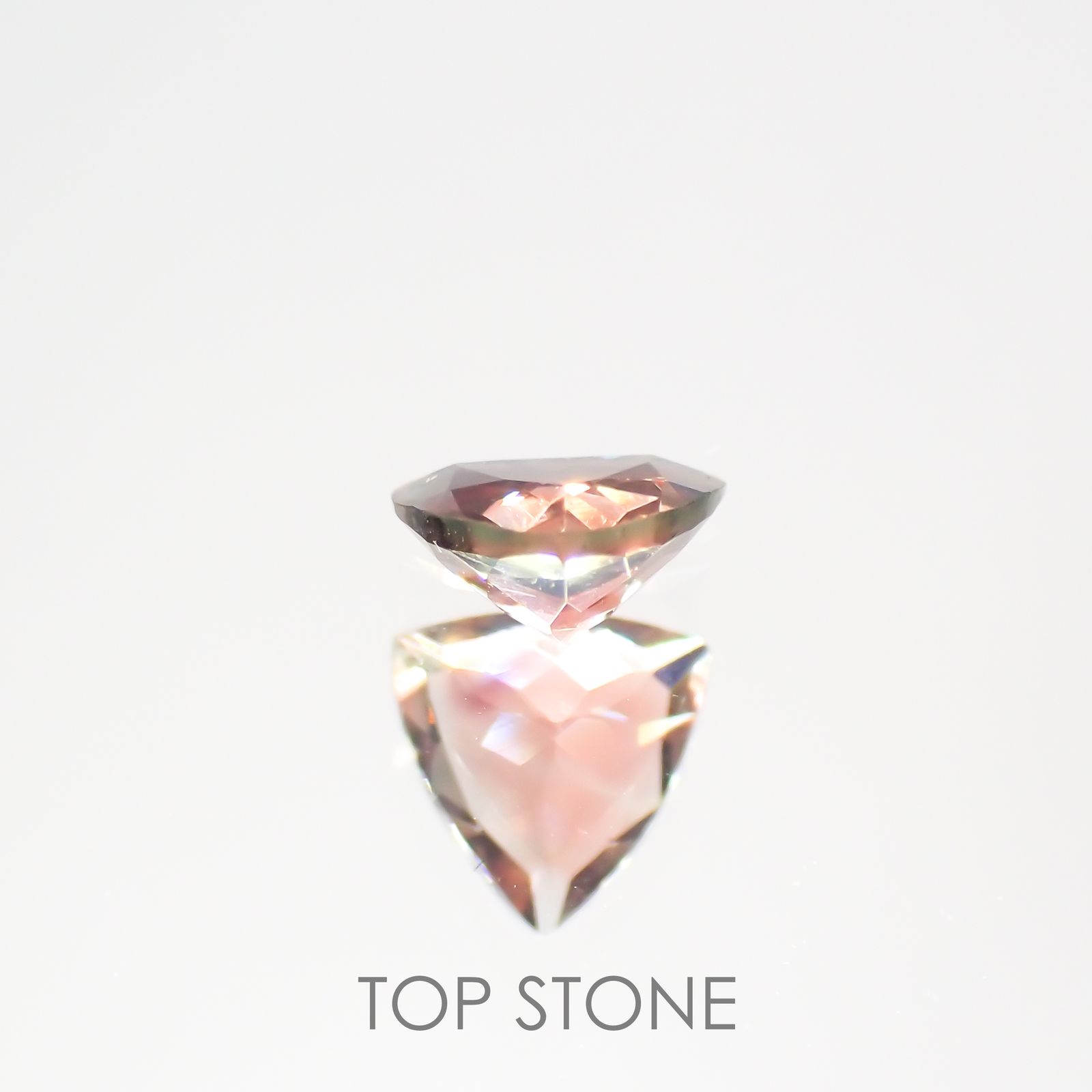 アンデシン(宝石名アンデシン)チベット産 0.41ct 識別済[220115261]5.5x5.5mm前後
