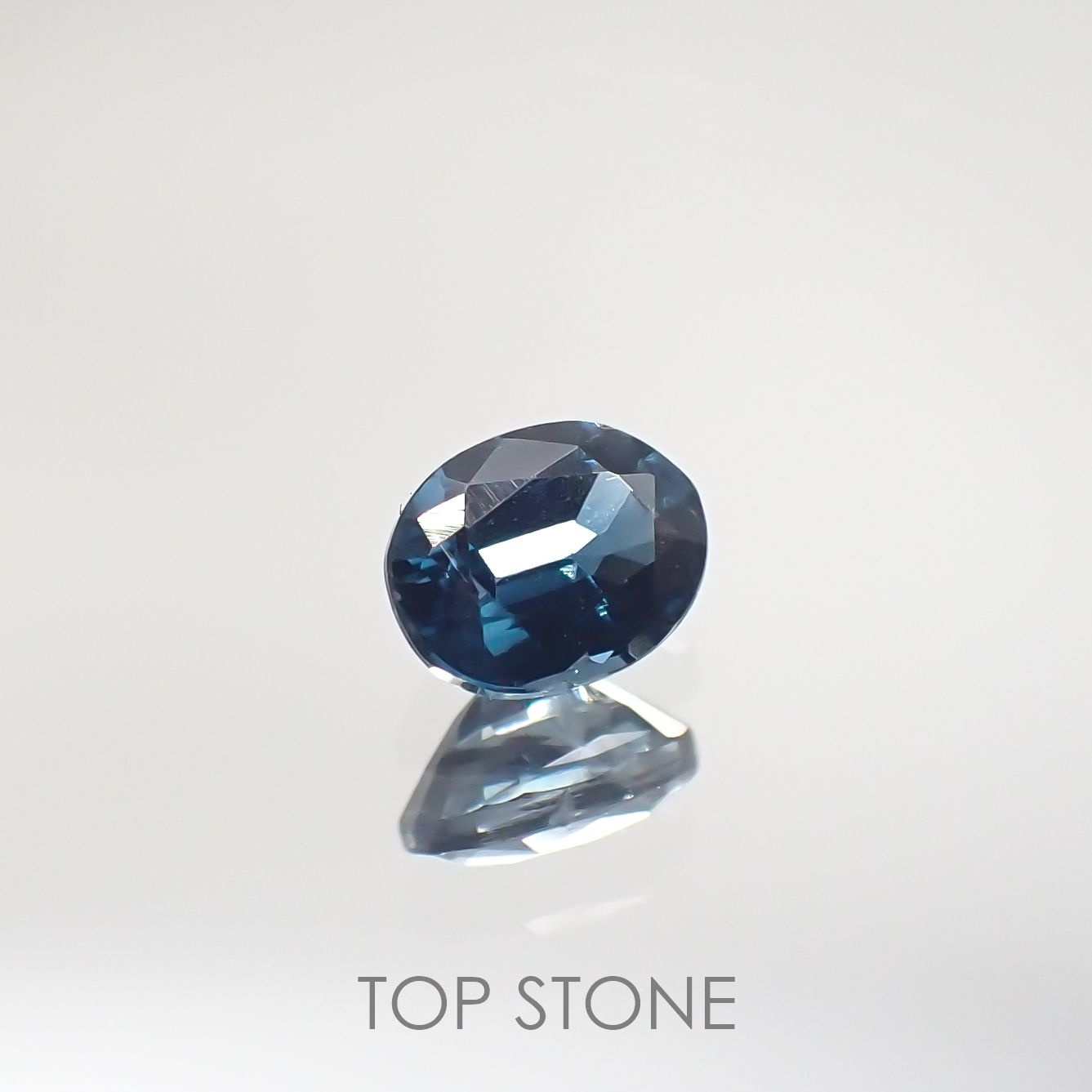 オーシャンブルーカイヤナイト インド産 ルース 0.46ct[210812353]5×3.9mm前後