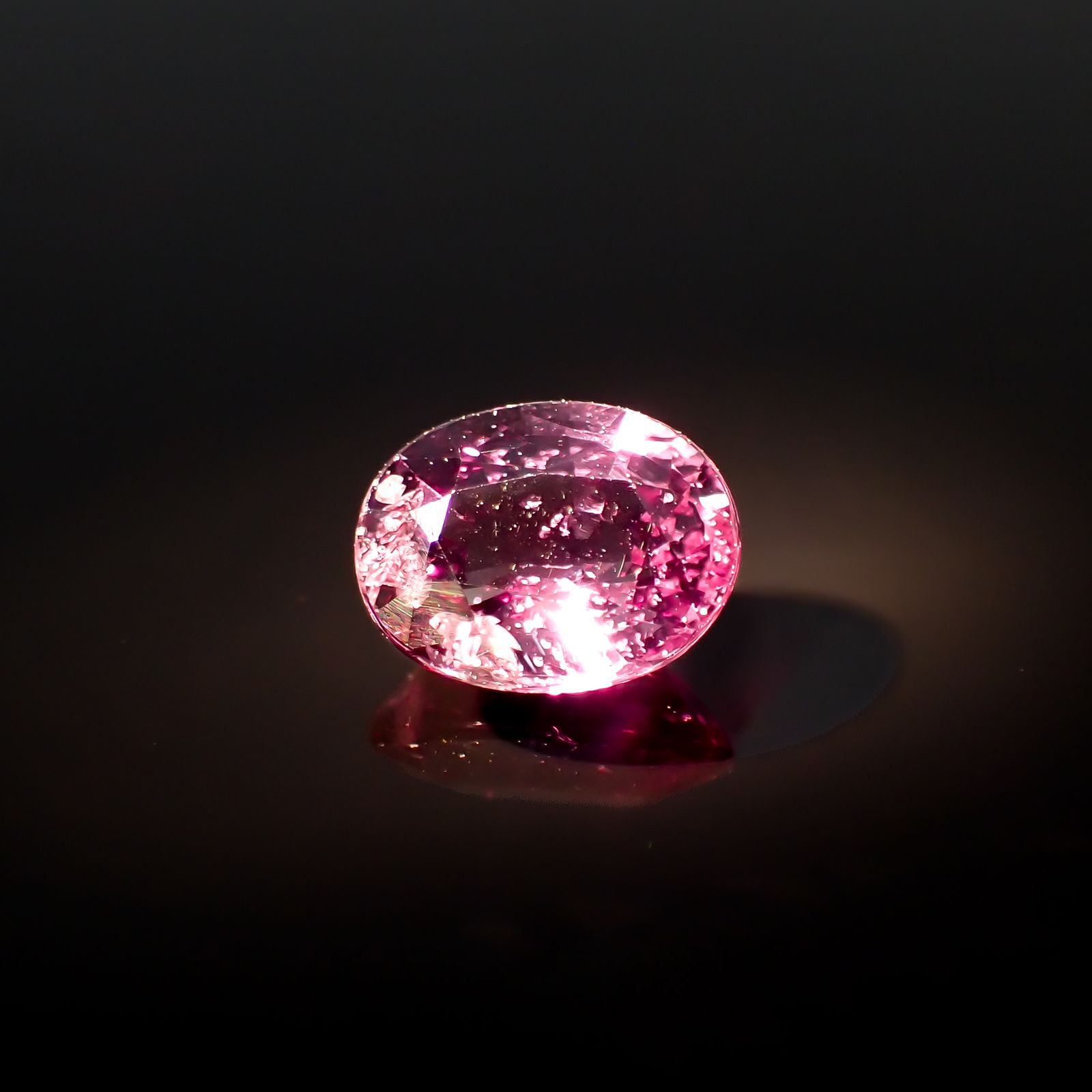 ベキリーブルーガーネット（カラーチェンジガーネット アレキタイプ）(宝石名ガーネット)マダガスカル・ベキリー産 1.29ct 識別済[221219617]7.1x5.6mm前後