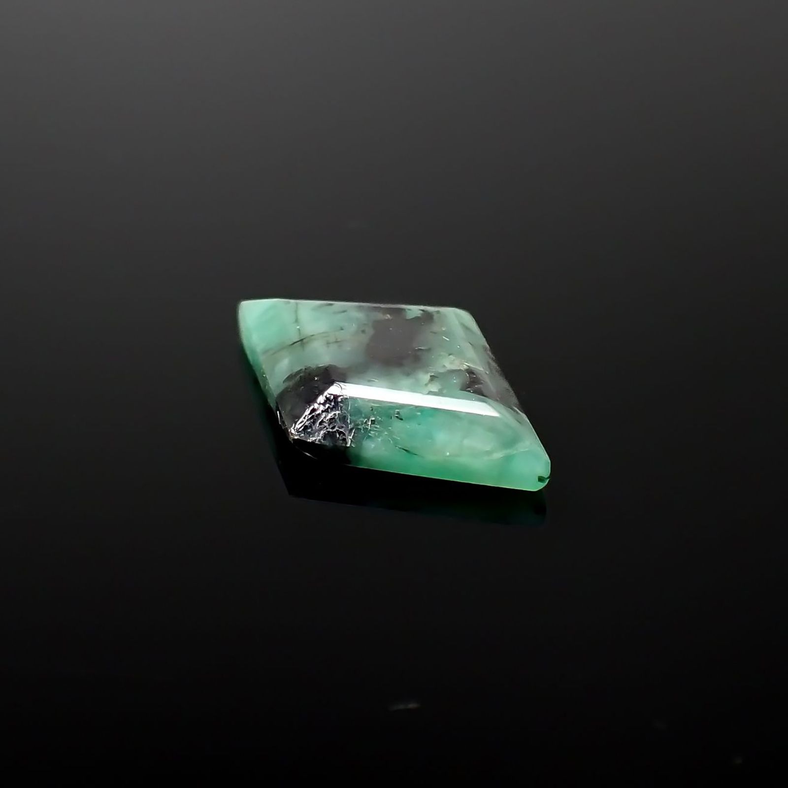 ◇カスタムカット◇エメラルド ブラジル産 3.38ct / 16.8x11.1mm前後 [240326473]